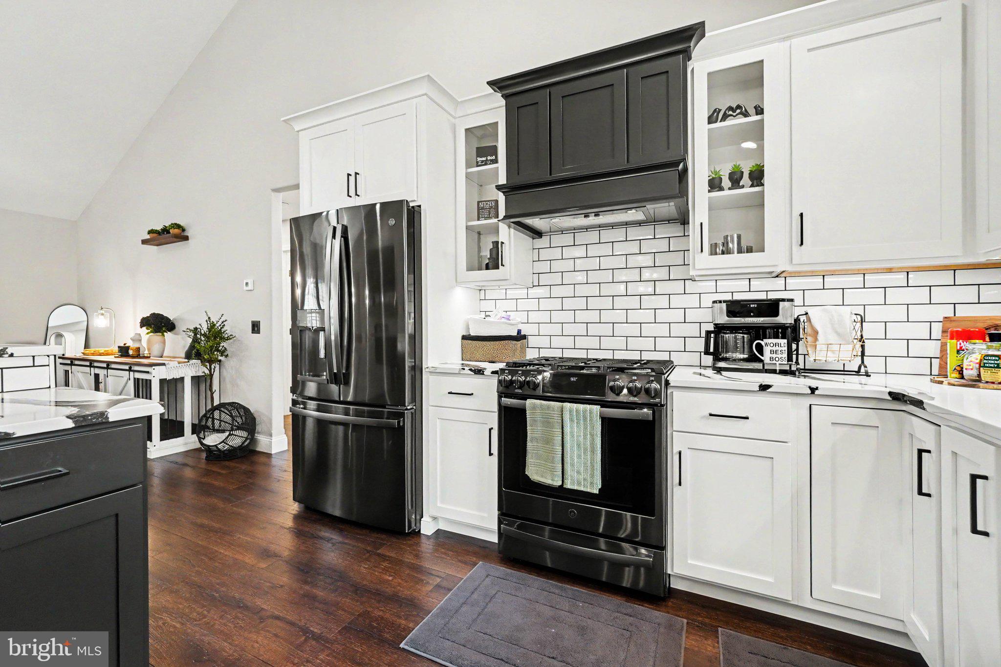 MAPLEDALE ESTATES - Residential