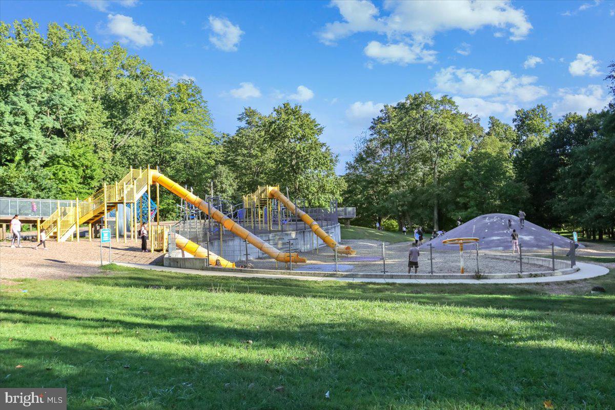 WHEATON HILLS - Residential