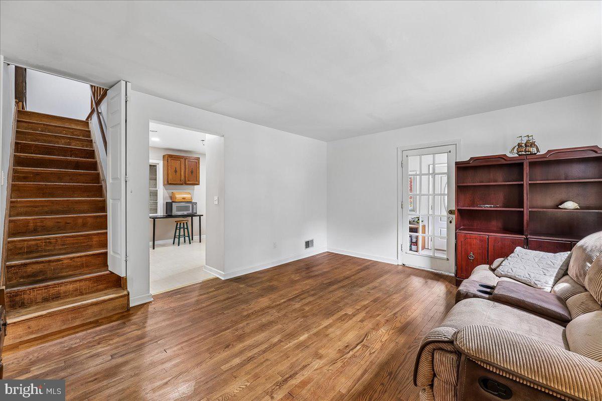 WHEATON HILLS - Residential