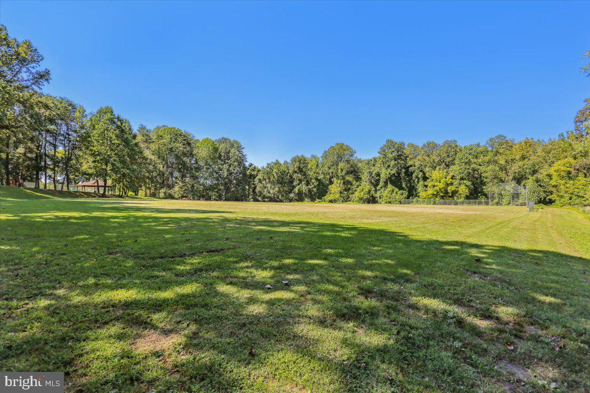 WHEATON HILLS - Residential