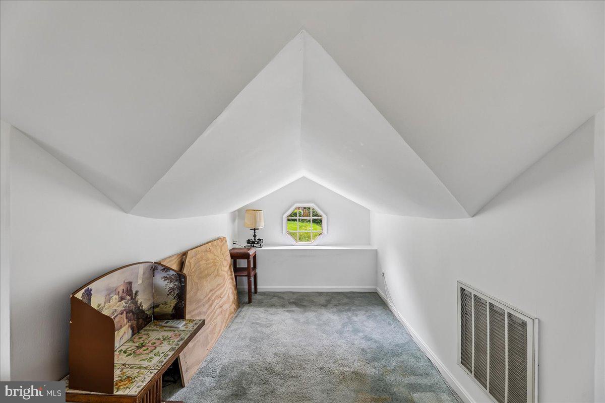 WHEATON HILLS - Residential