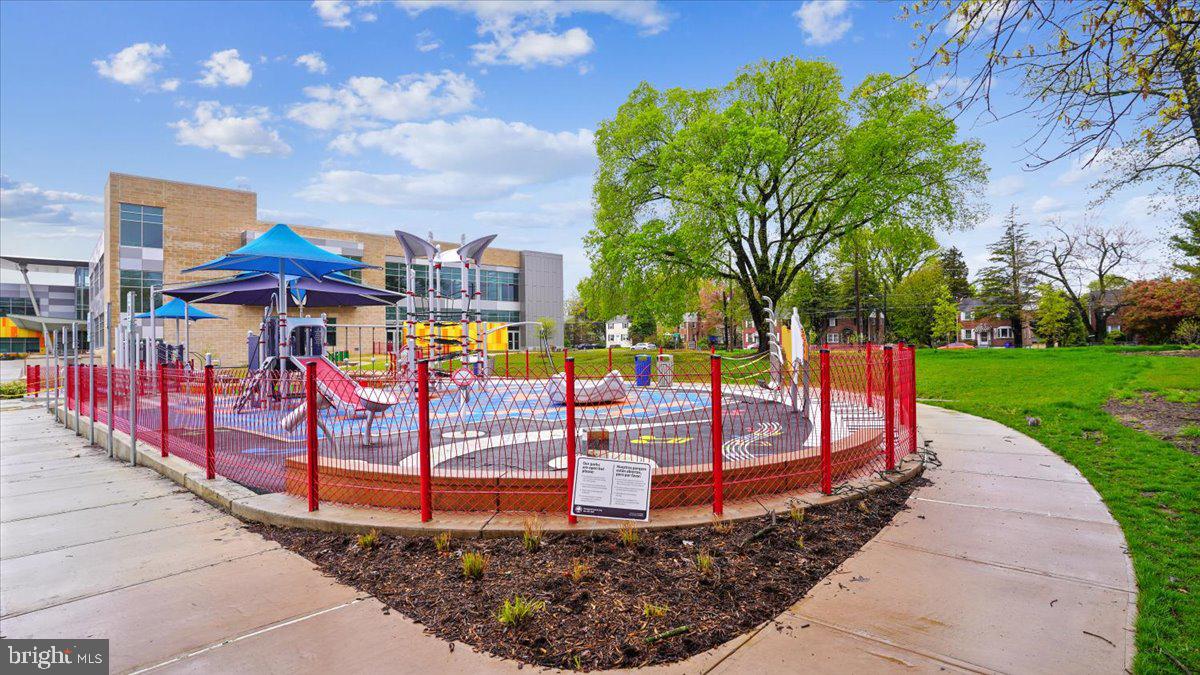 WHEATON HILLS - Residential