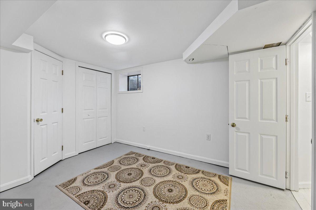 WHEATON HILLS - Residential