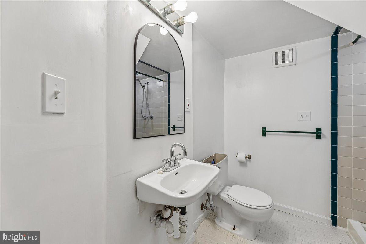 WHEATON HILLS - Residential