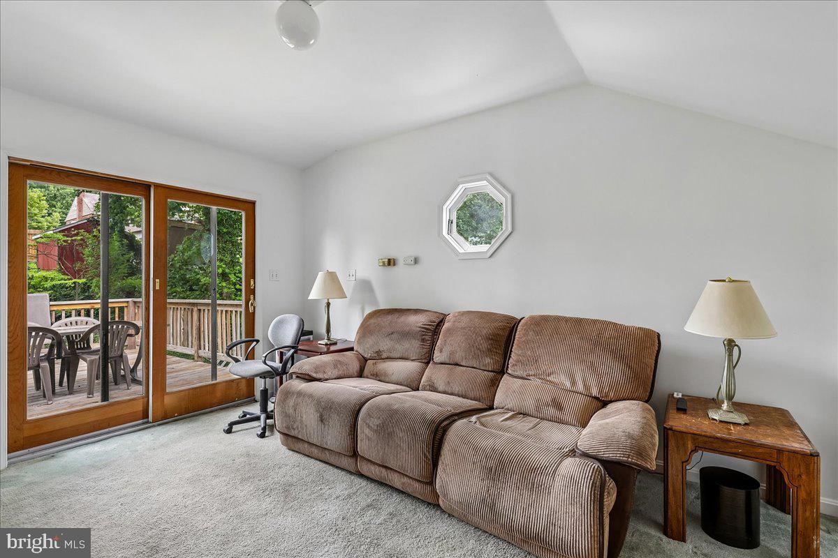WHEATON HILLS - Residential