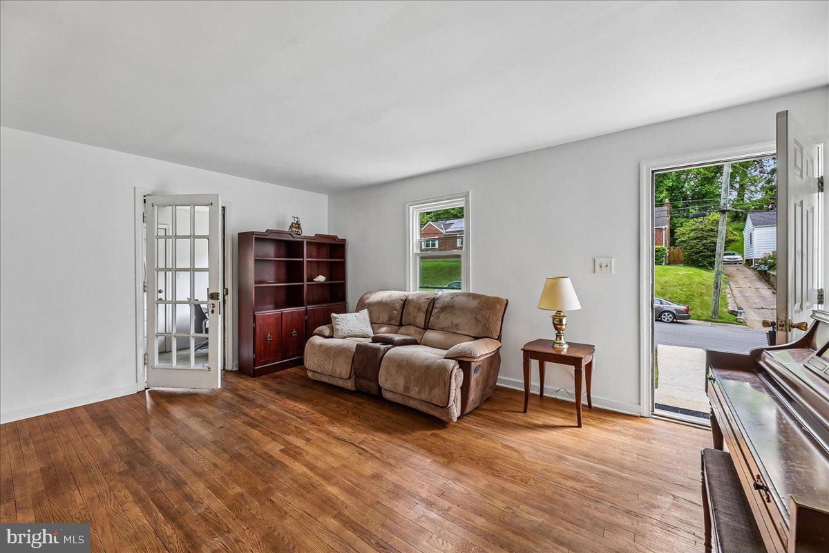 WHEATON HILLS - Residential