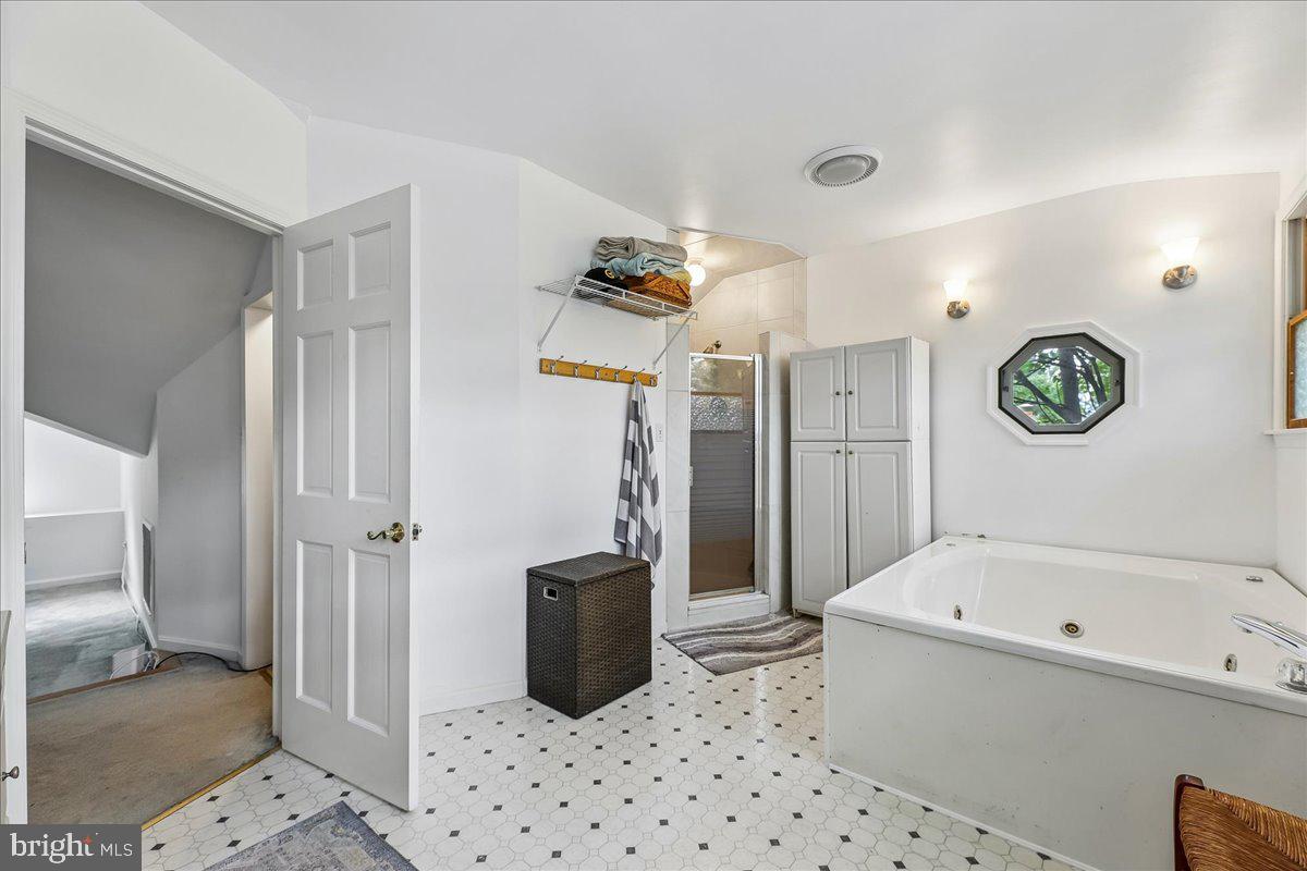 WHEATON HILLS - Residential