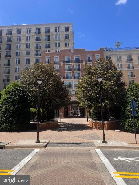 SHORT SALE – 1BR/1BA condo unit located in National Harbor with an assigned parking space. Property is being sold strictly as-is and is subject to third-party approval. Seller and lender will make no repairs. List price has been approved by the lender. Property may require repairs, and any inspection is for informational purposes only. Property will not be delivered in broom-swept condition at closing, and personal property/items may remain and convey with the sale.