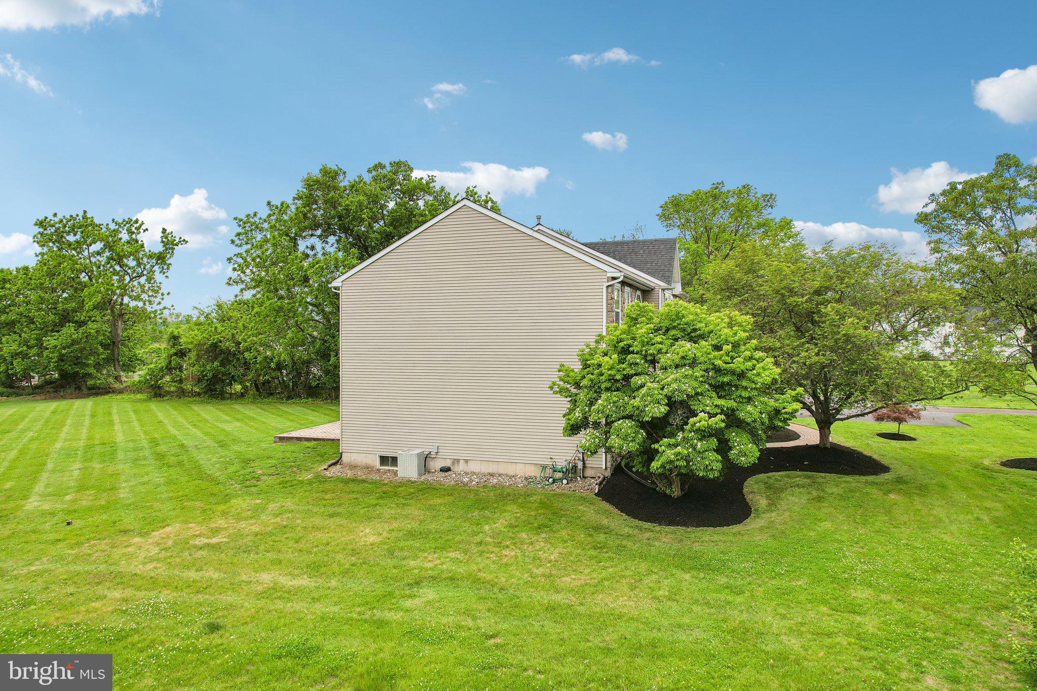 LAUREL ESTATES - Residential
