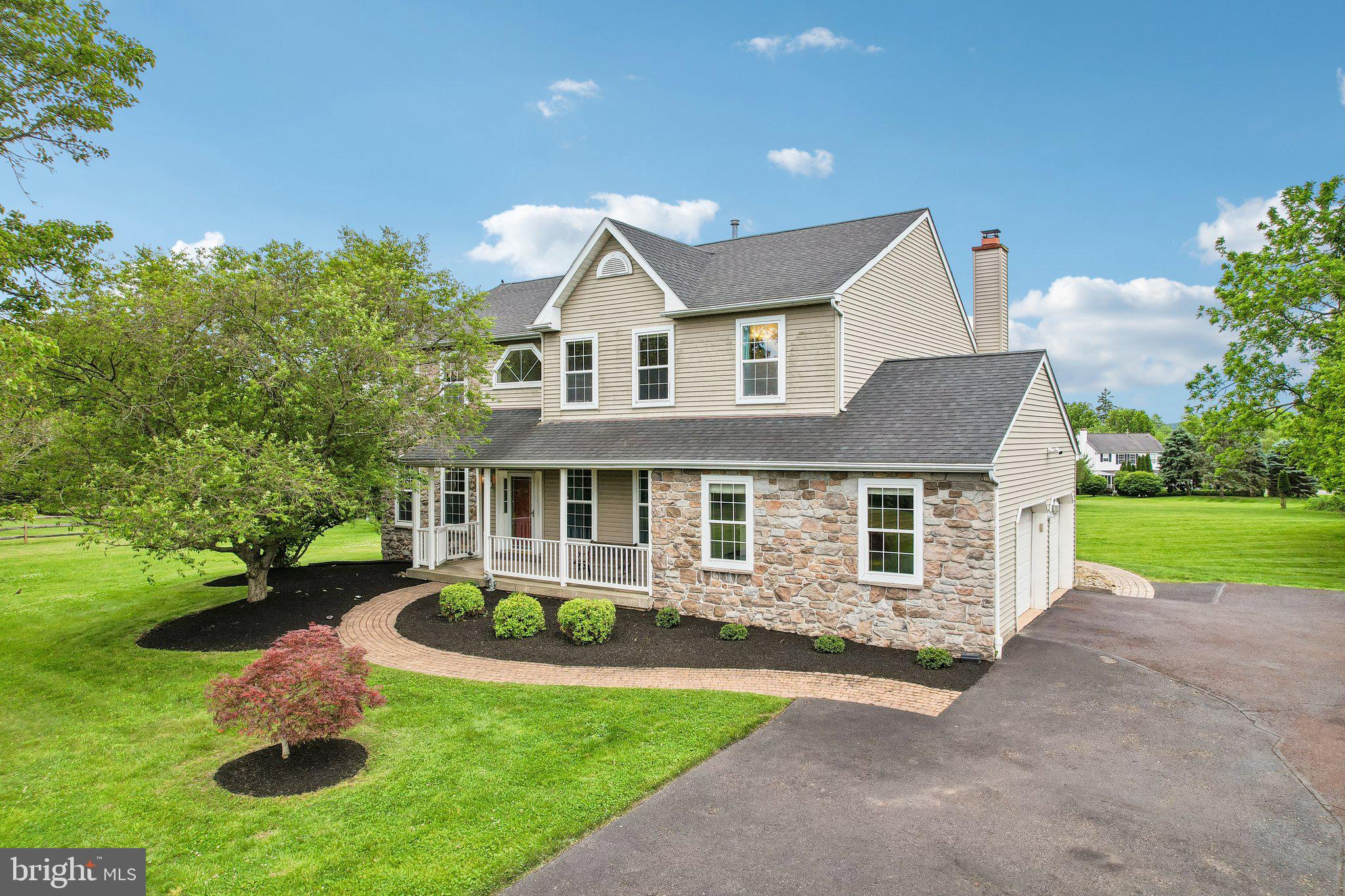 LAUREL ESTATES - Residential