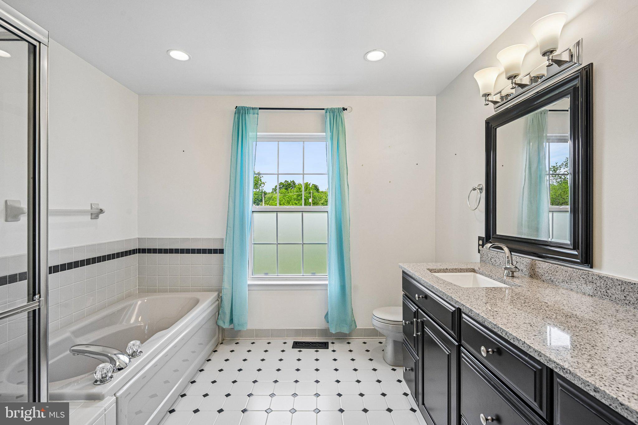 LAUREL ESTATES - Residential