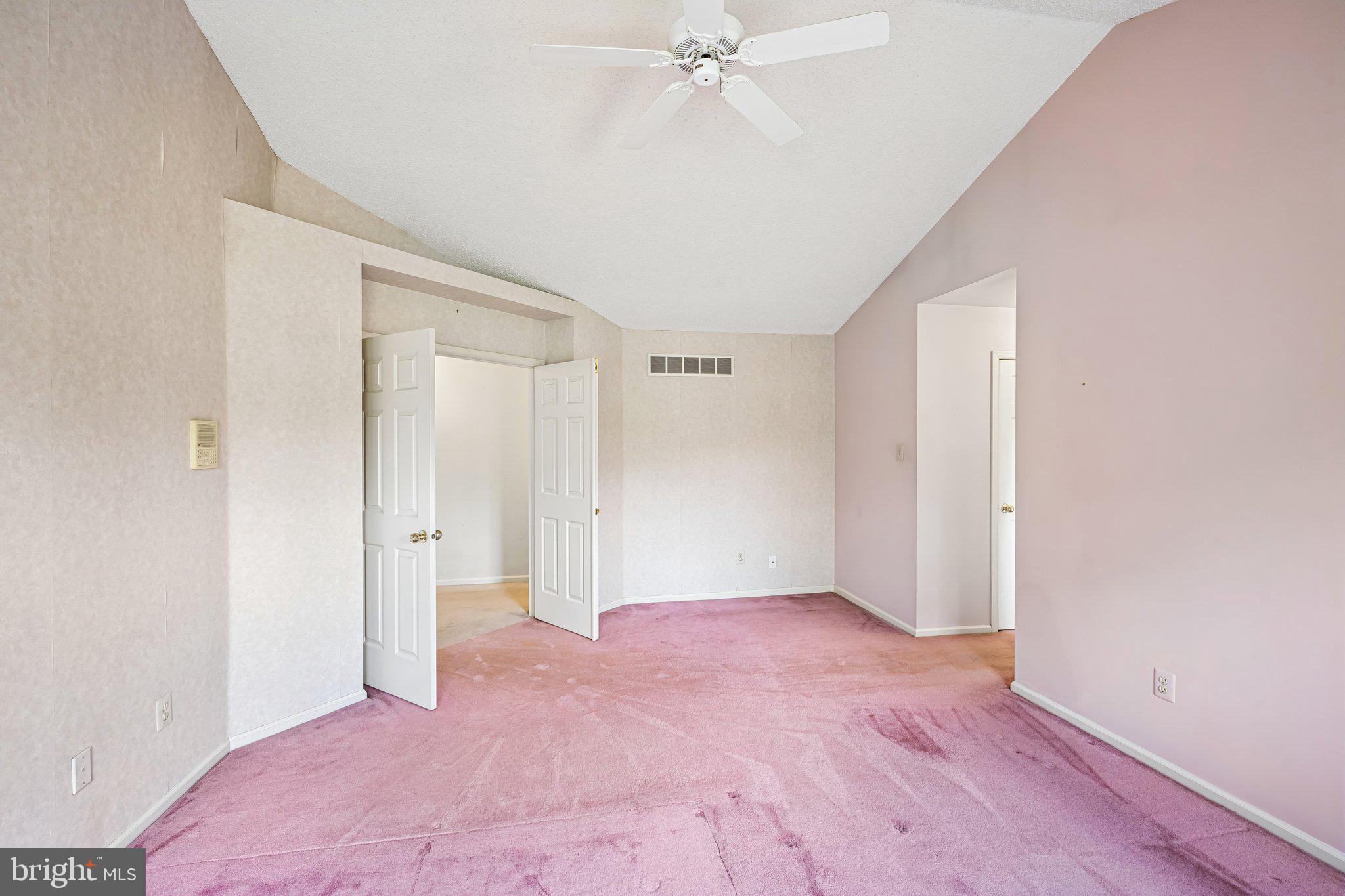 LAUREL ESTATES - Residential
