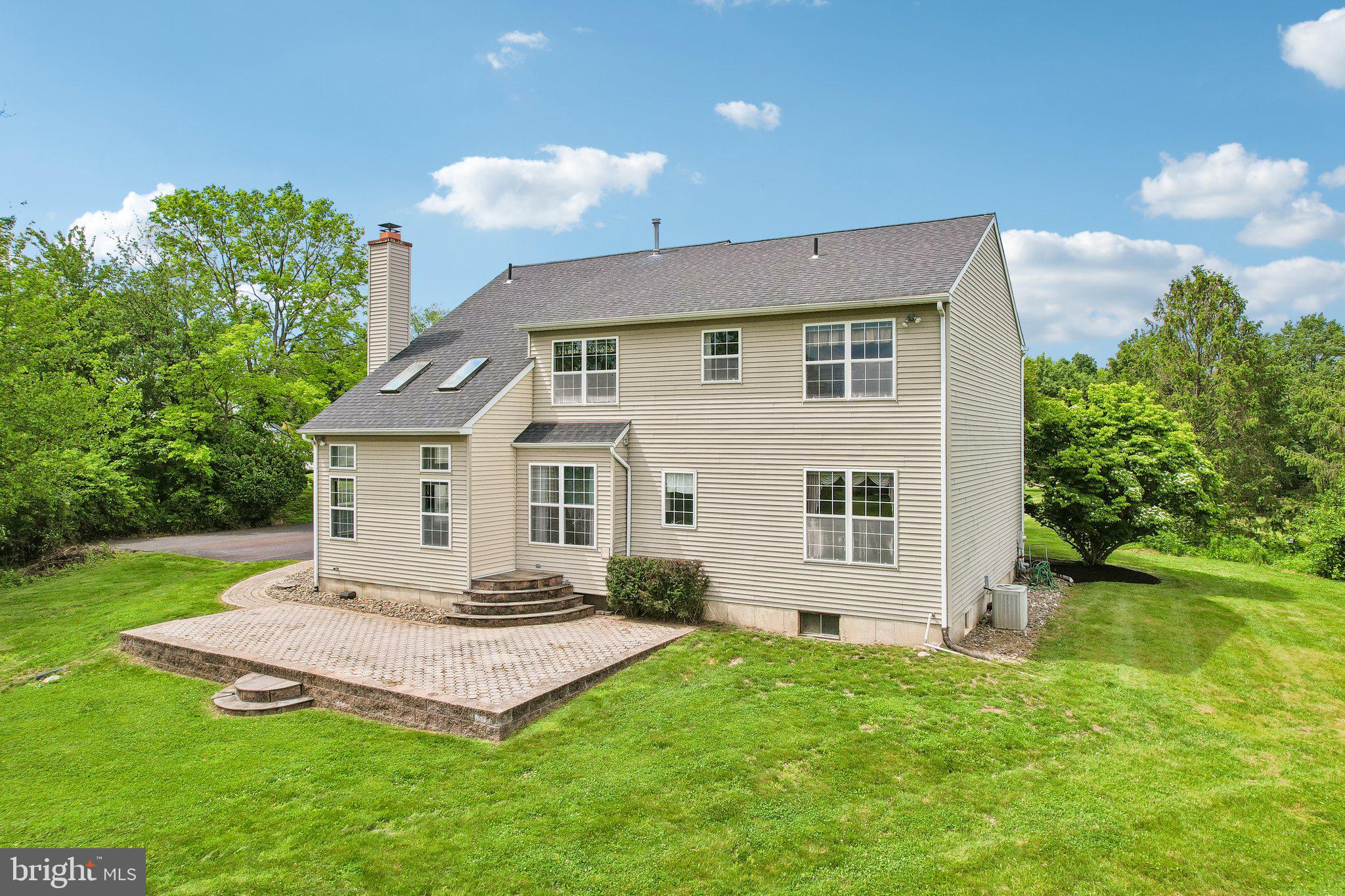 LAUREL ESTATES - Residential