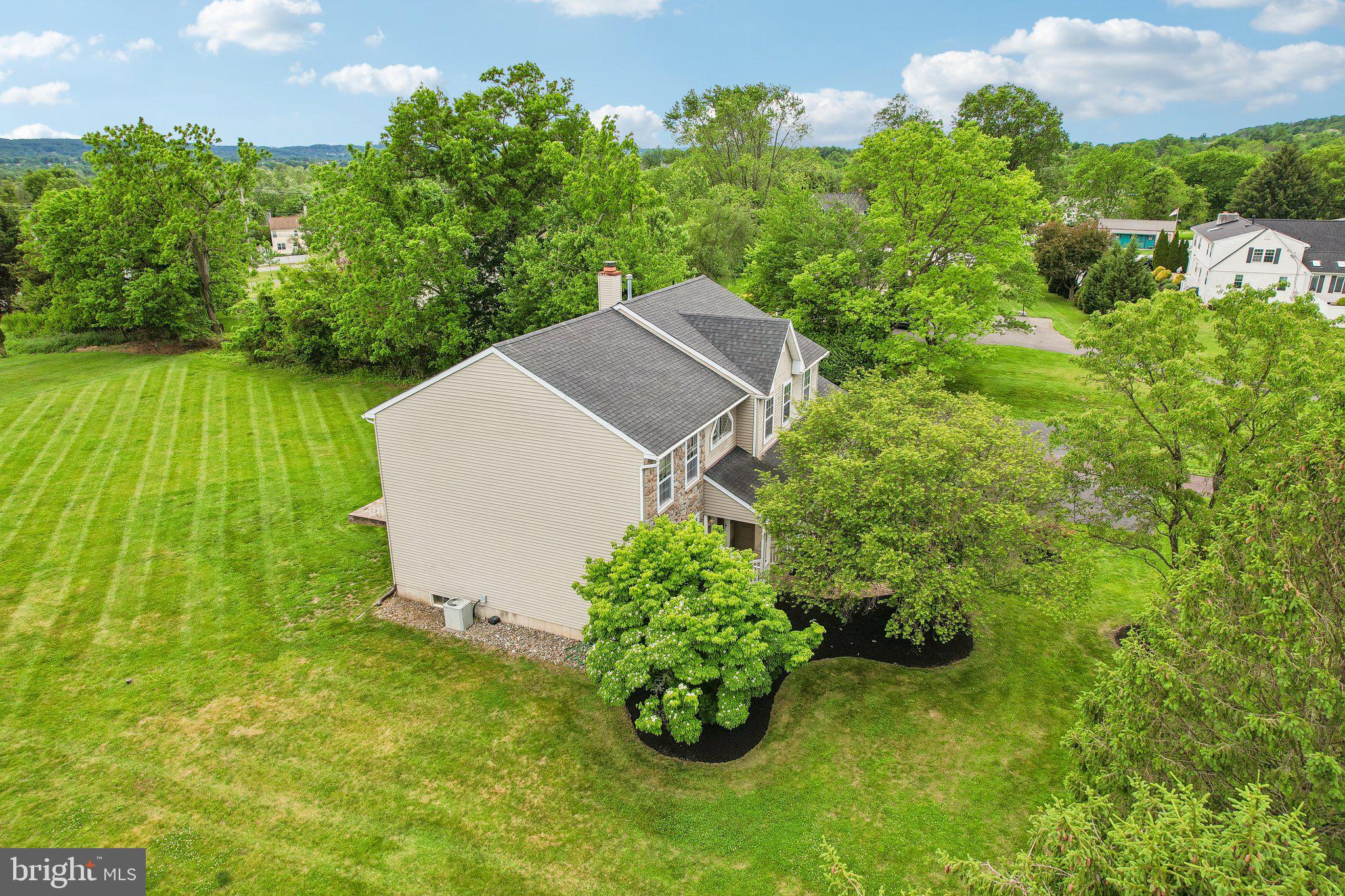LAUREL ESTATES - Residential