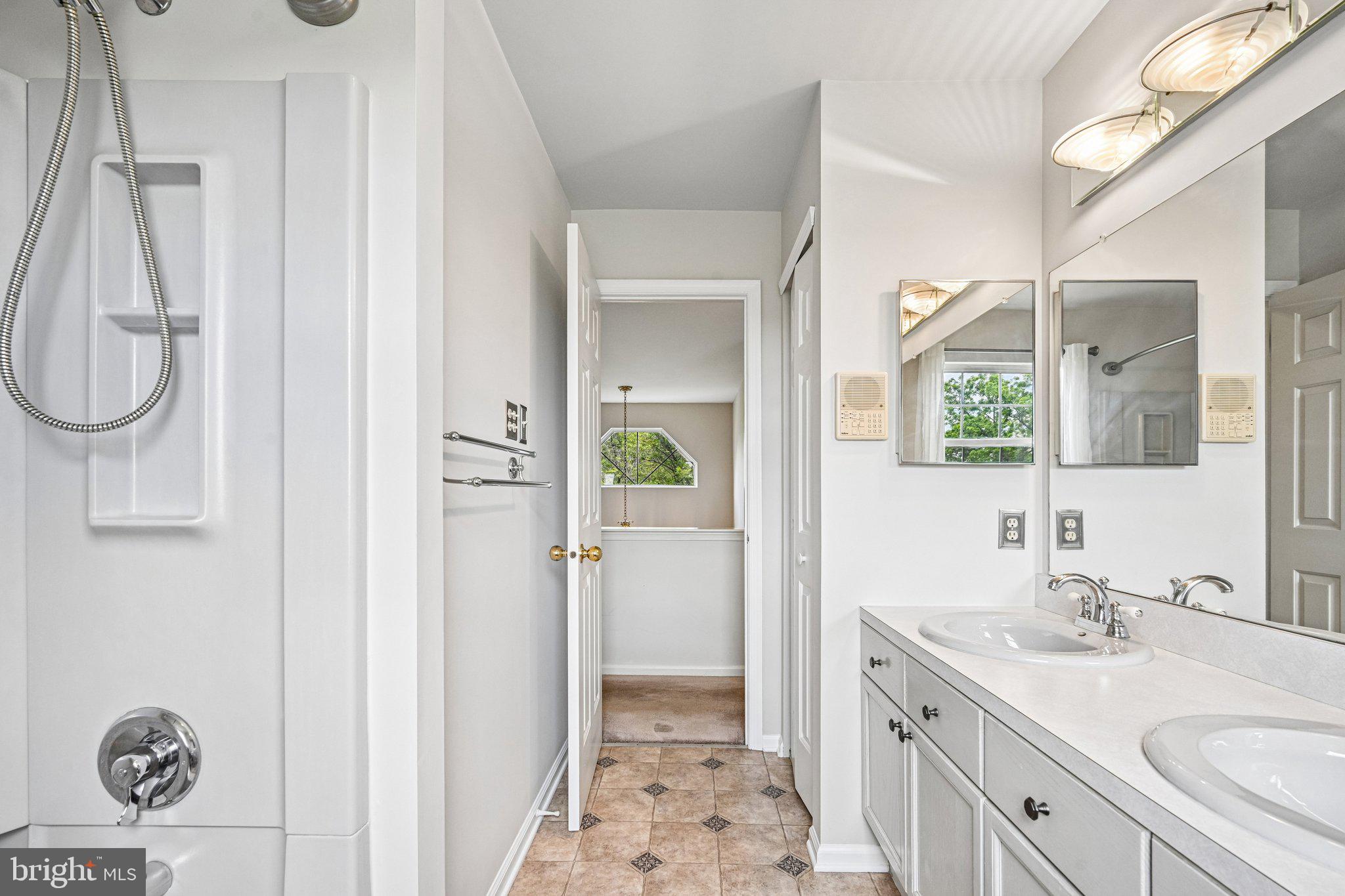 LAUREL ESTATES - Residential
