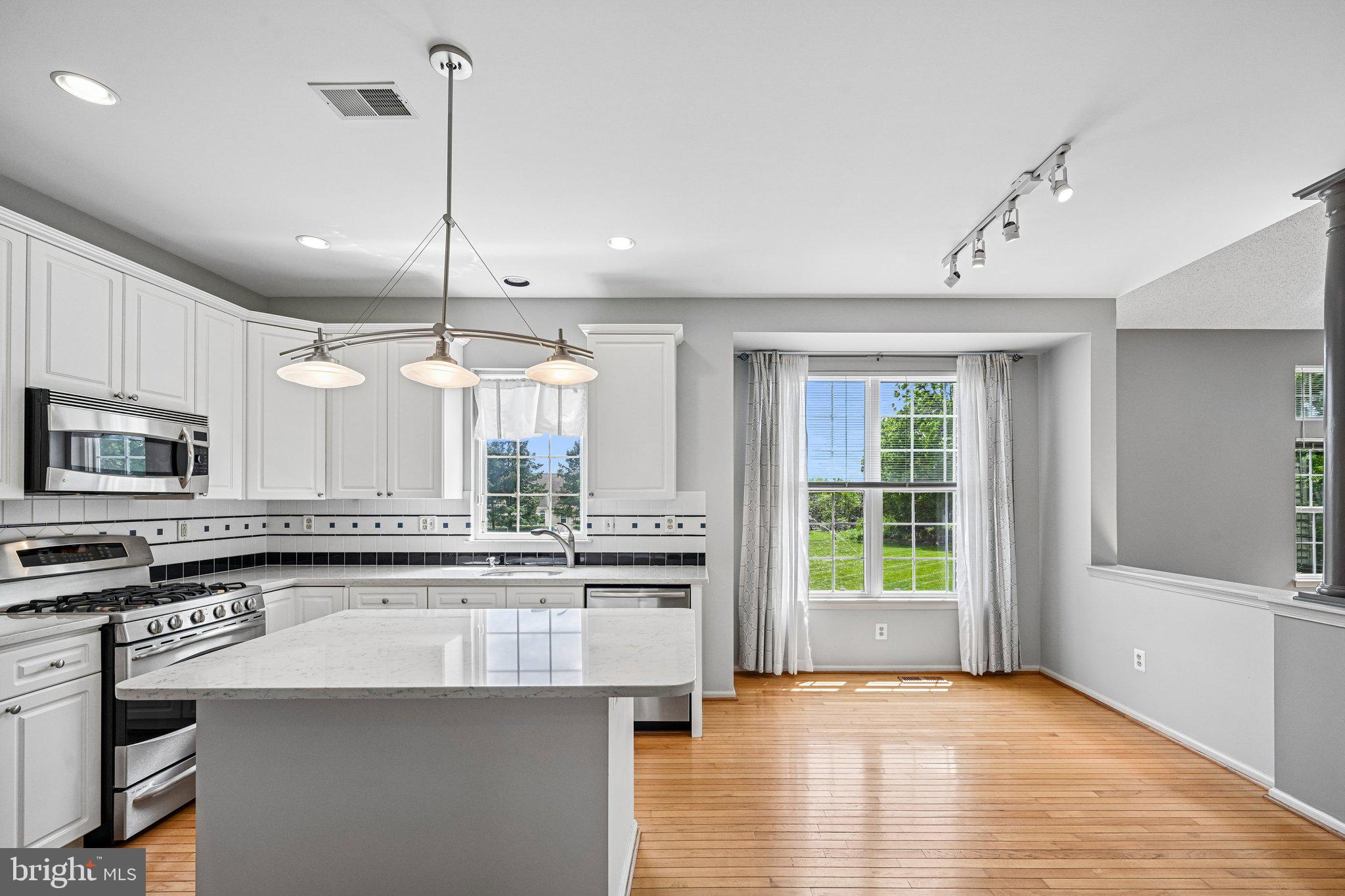 LAUREL ESTATES - Residential