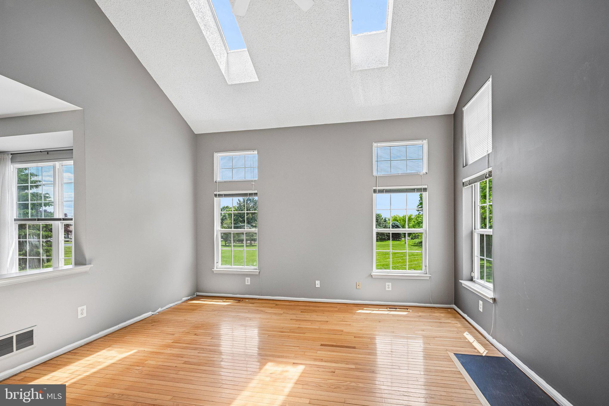 LAUREL ESTATES - Residential