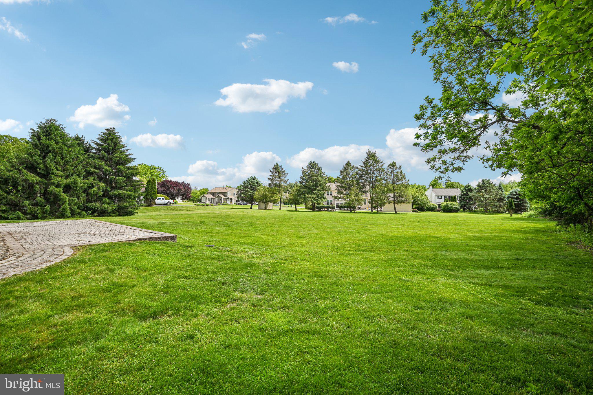 LAUREL ESTATES - Residential