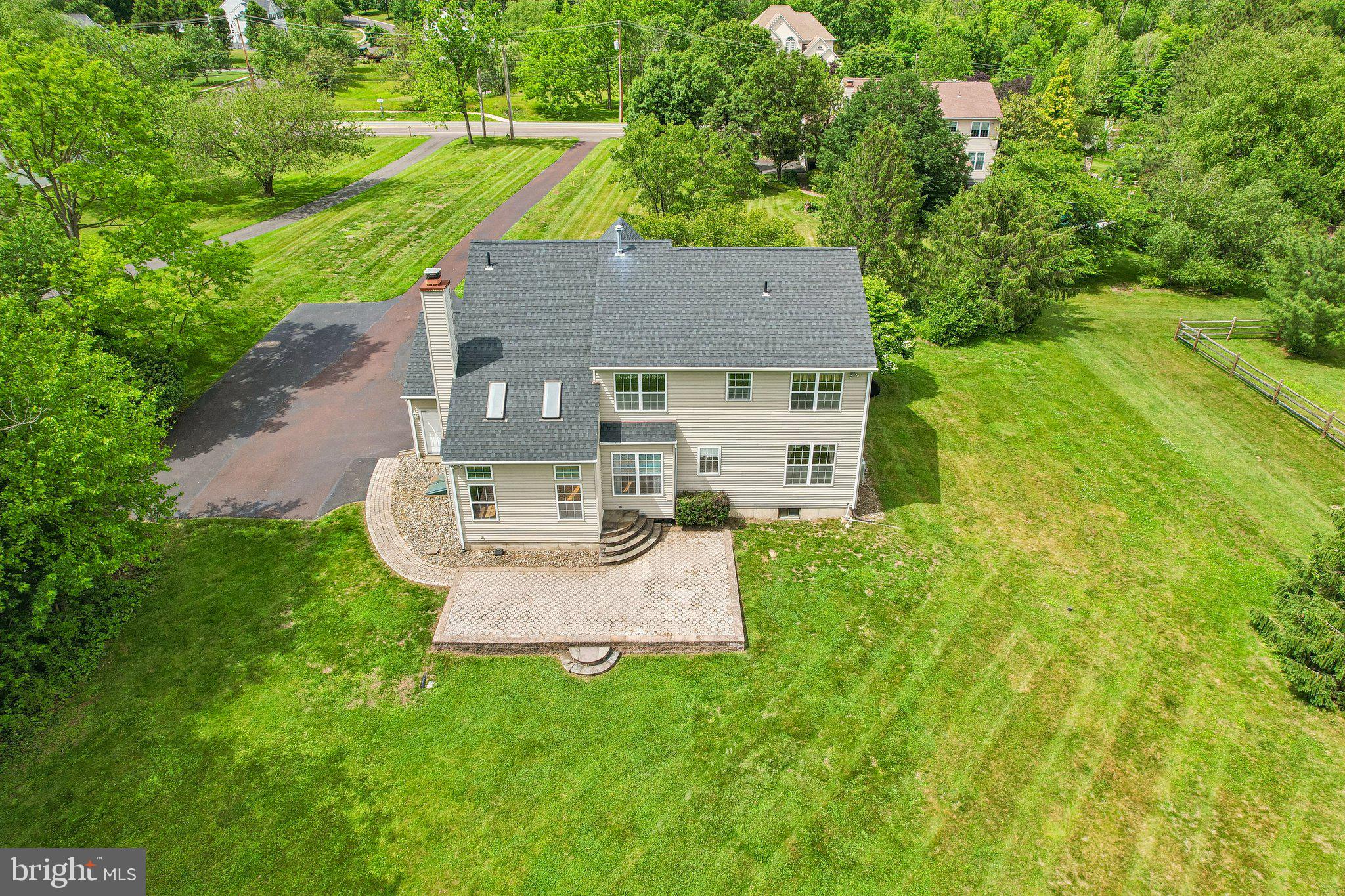 LAUREL ESTATES - Residential