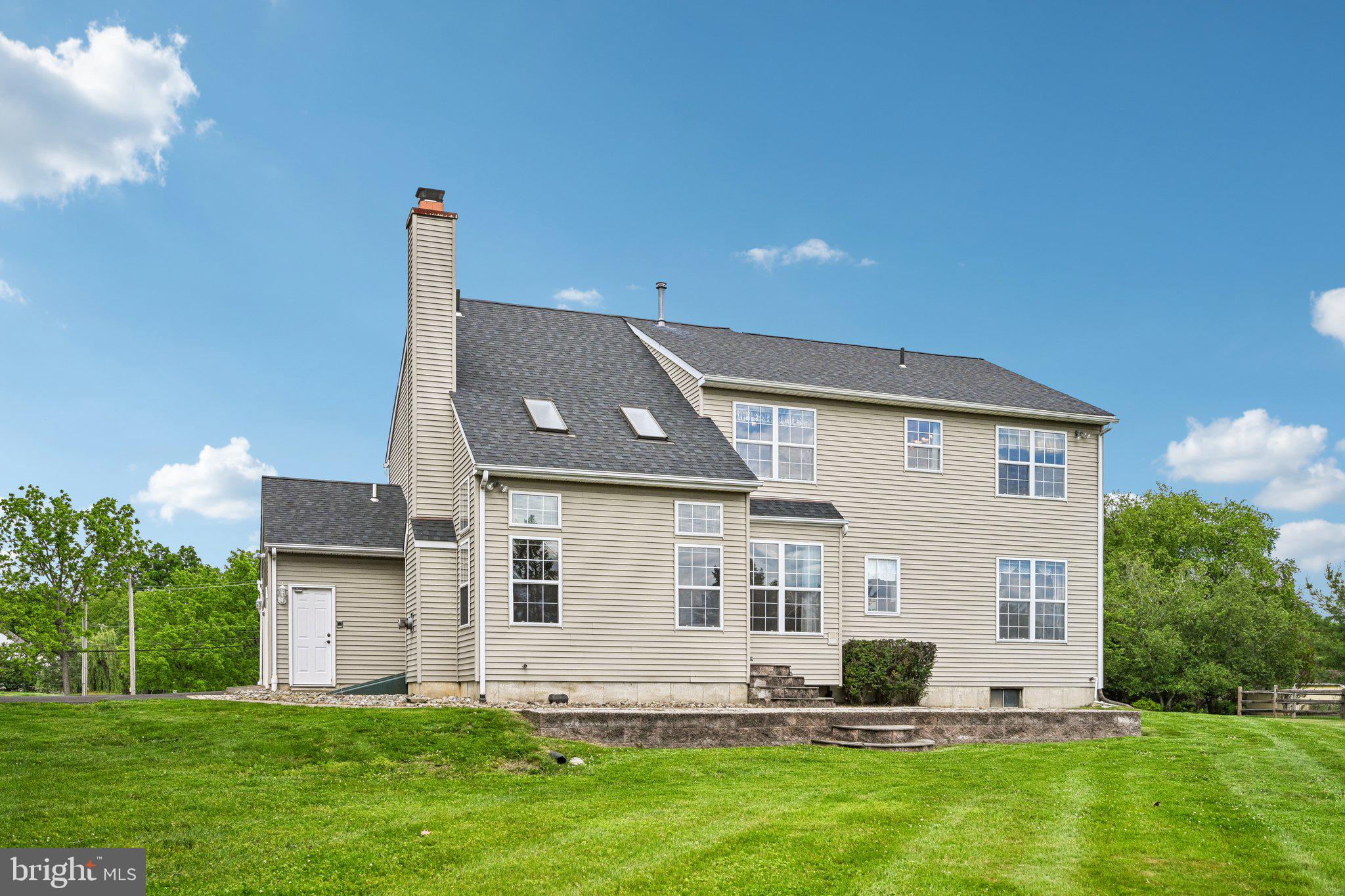 LAUREL ESTATES - Residential