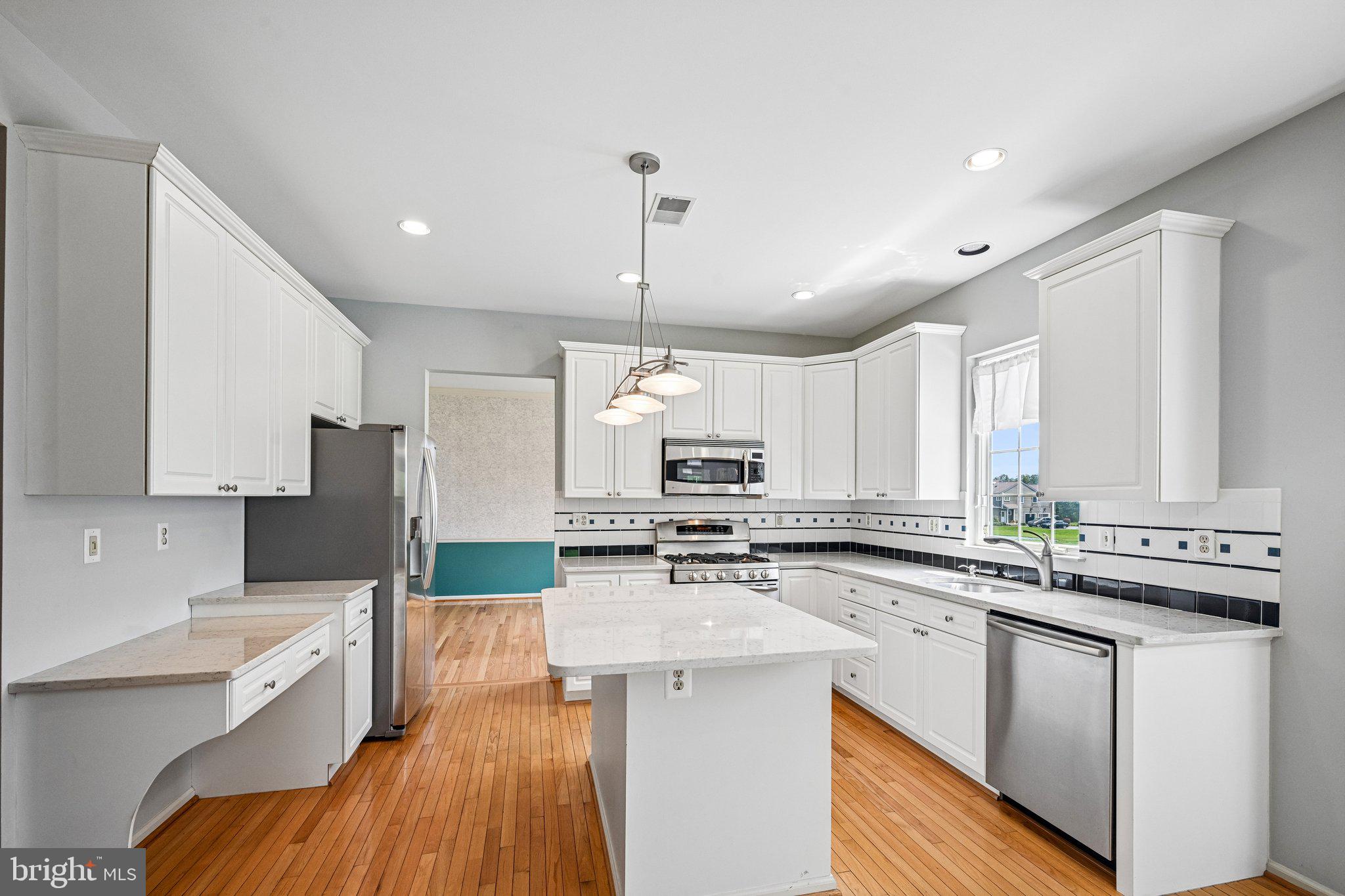 LAUREL ESTATES - Residential