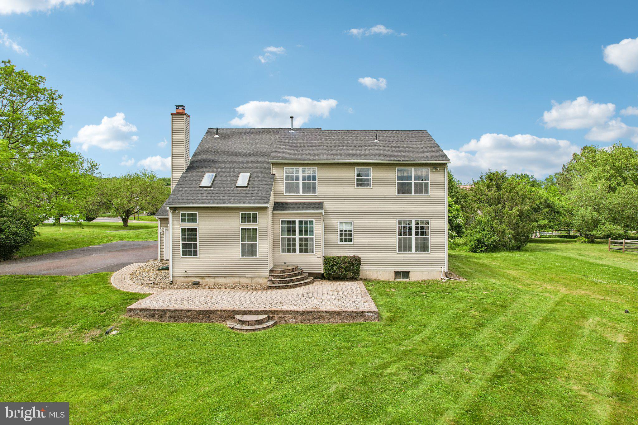 LAUREL ESTATES - Residential