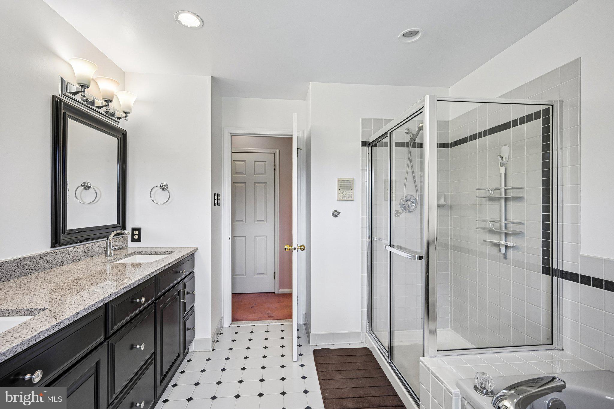 LAUREL ESTATES - Residential