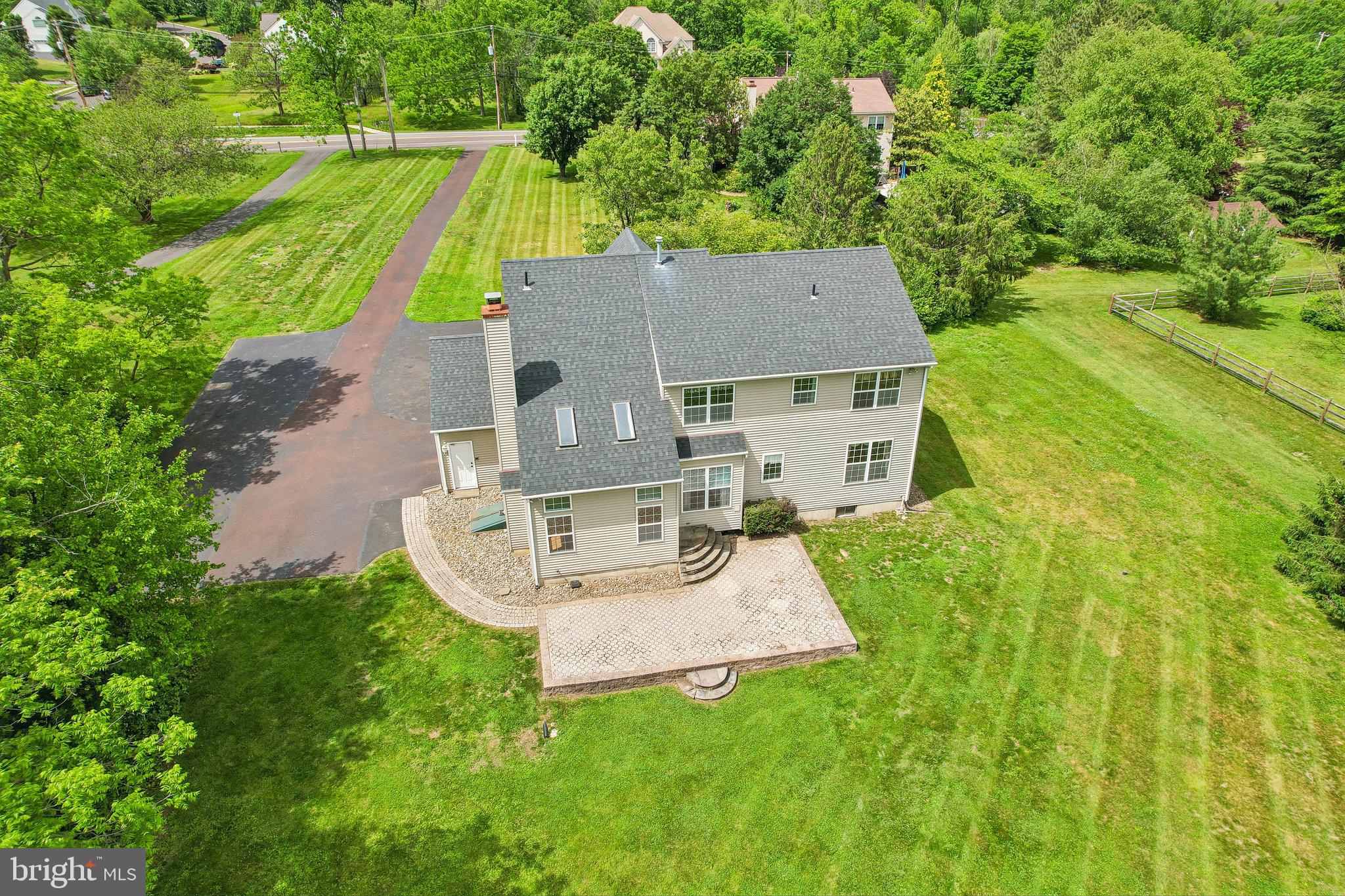 LAUREL ESTATES - Residential