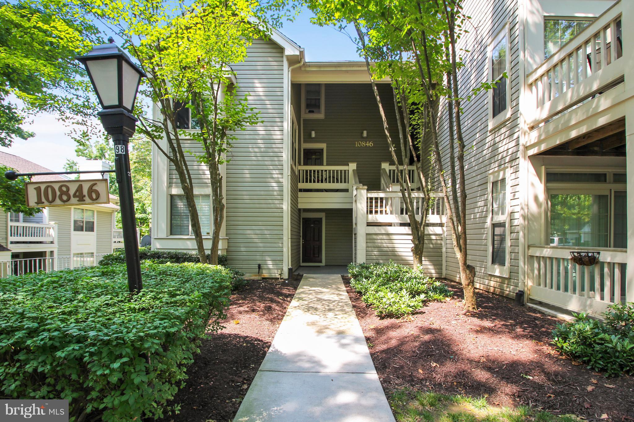 **OPEN Sat Sept 9th 12PM-2PM** Look past the personal contents of this home and you will have a pristine condo priced to sell! This is a rare 2 level + loft unit (nearly 1300 sqft) 3 FULL baths in excellent condition. Tons of light. Huge closets. Open floor plan. Meticulously maintained. Vaulted ceilings. Storage. Balcony. Grosvenor Metro, N.Bethesda Market, Pike & Rose. Schedule a showing ASAP!
