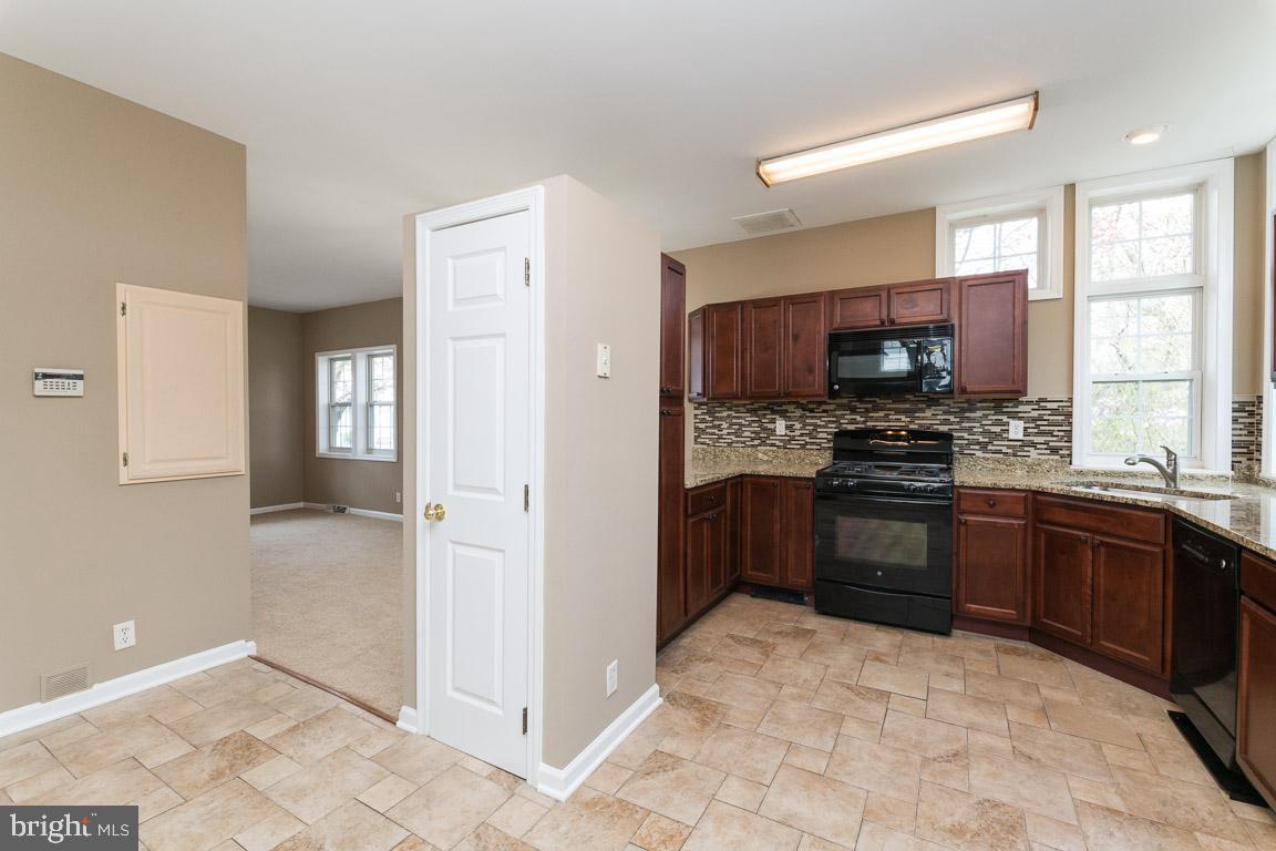 NEW COLONY VILLAGE - Residential Lease
