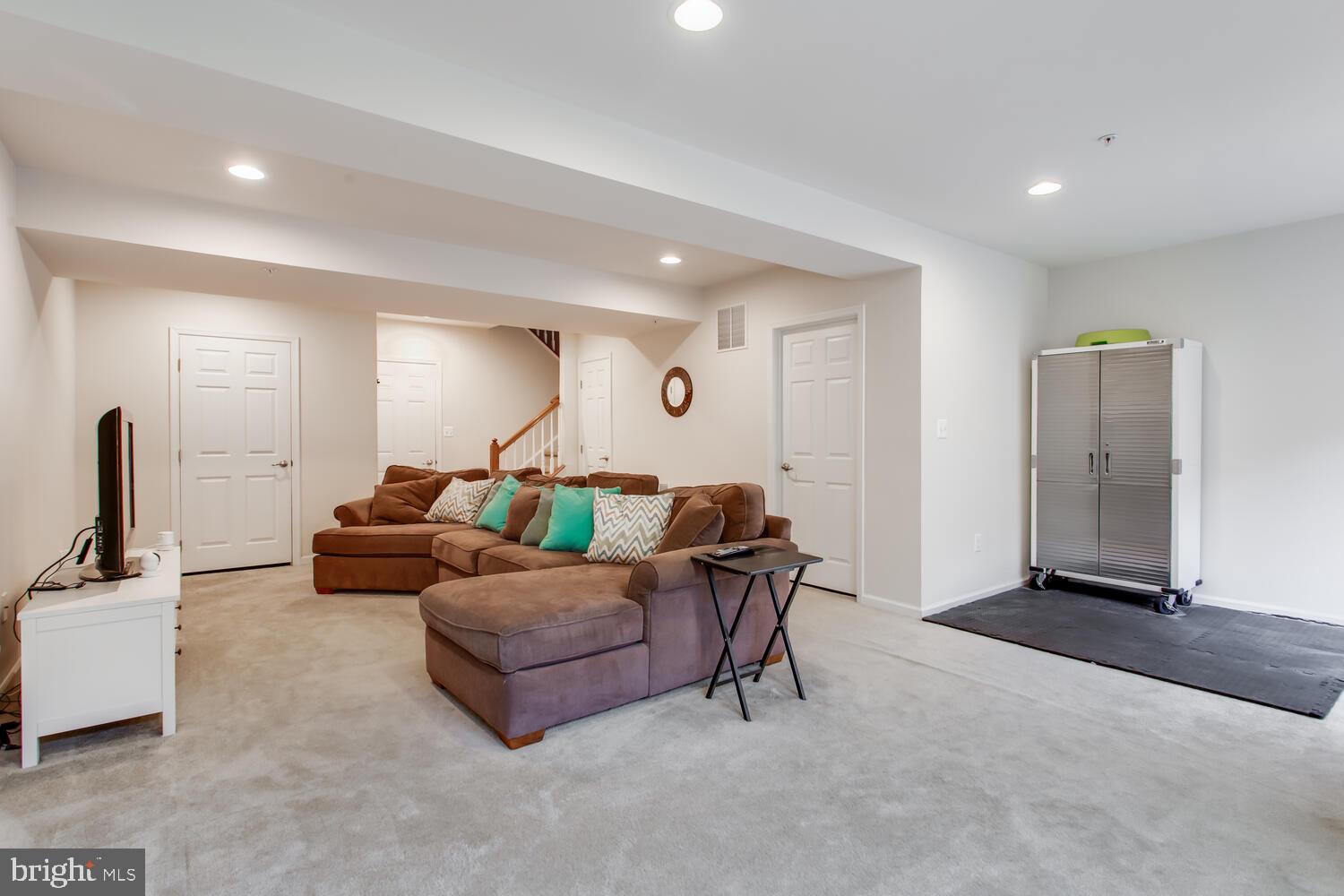 HALL STATION - Residential