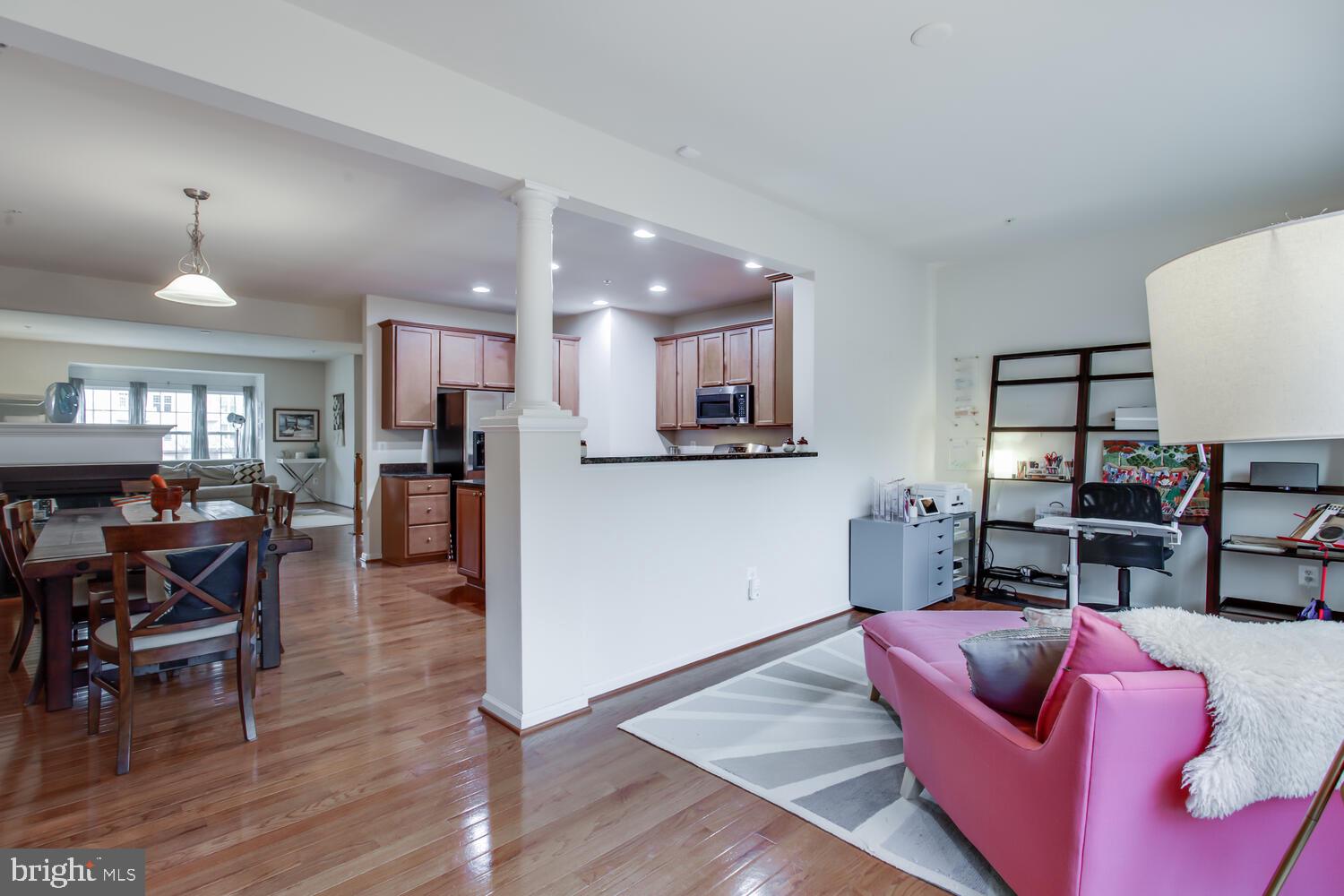 HALL STATION - Residential