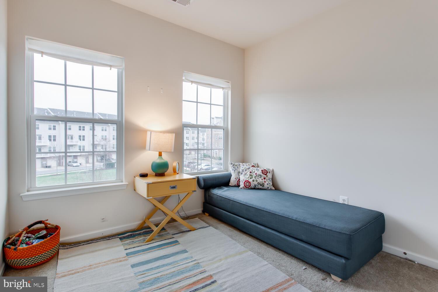 HALL STATION - Residential