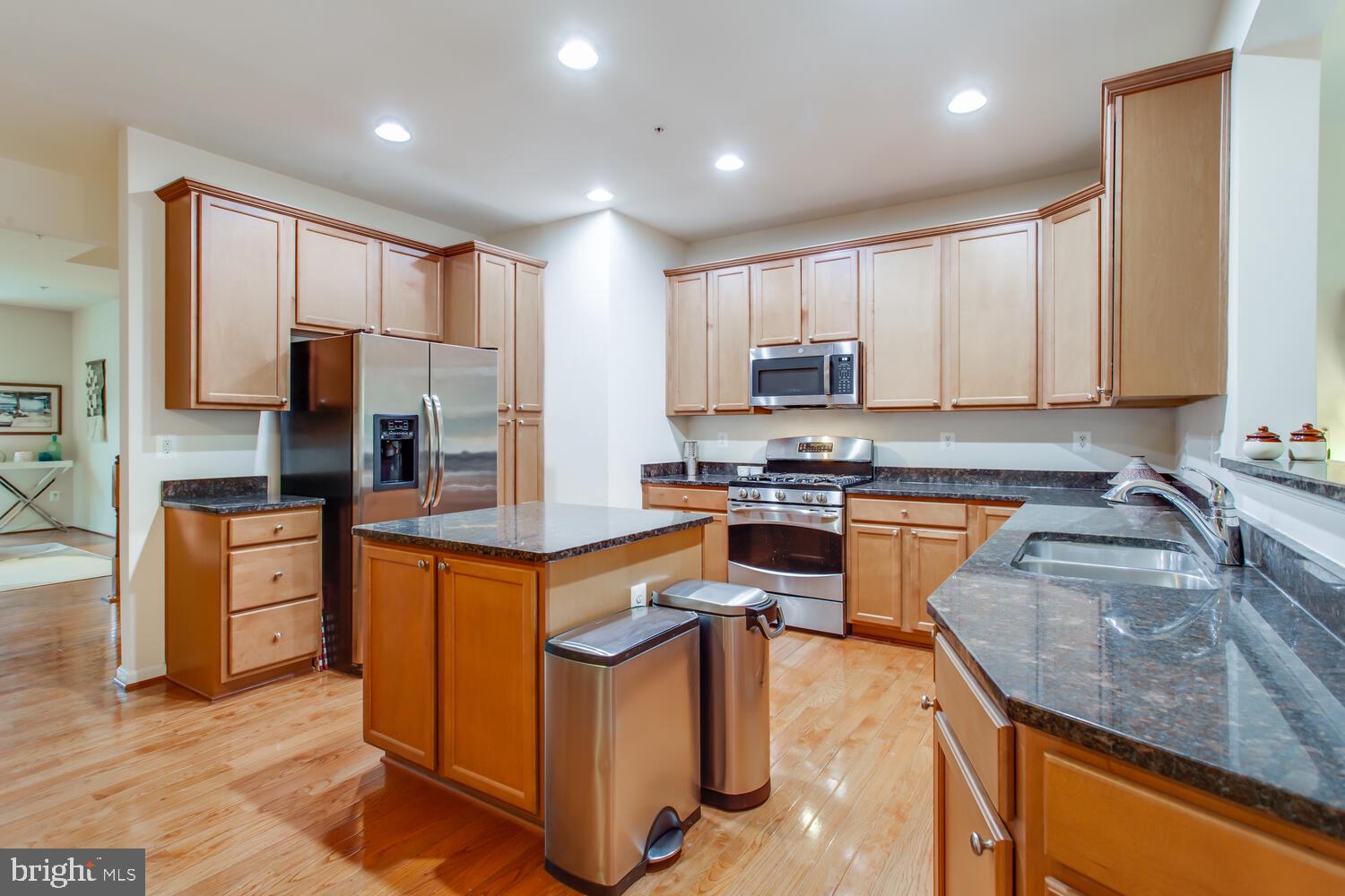 HALL STATION - Residential