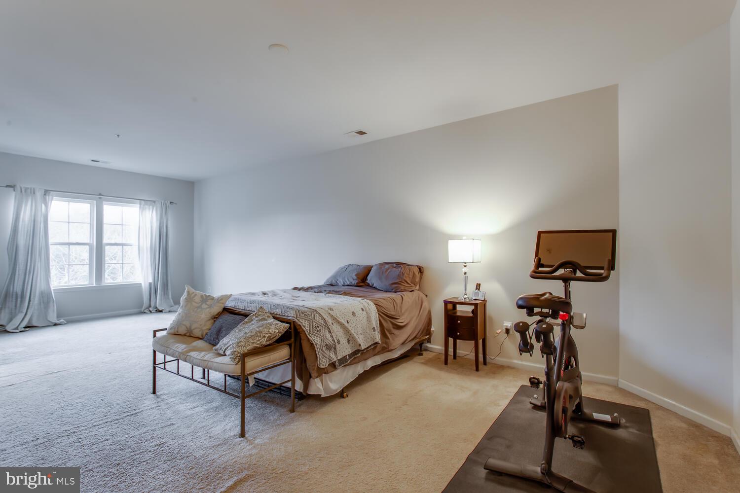 HALL STATION - Residential