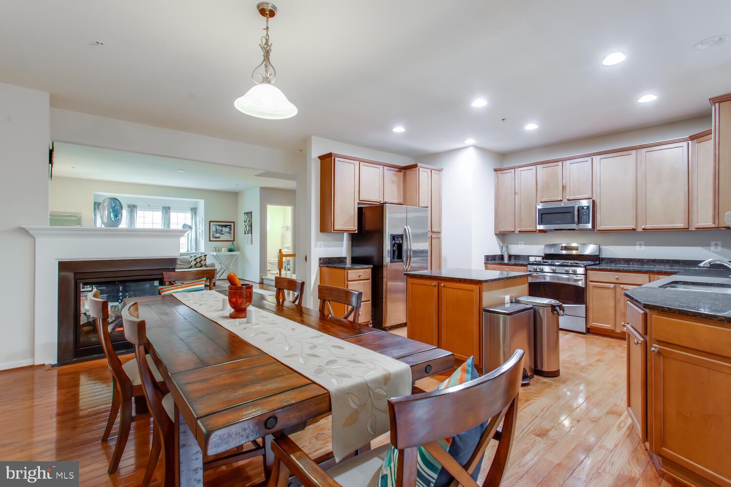 HALL STATION - Residential