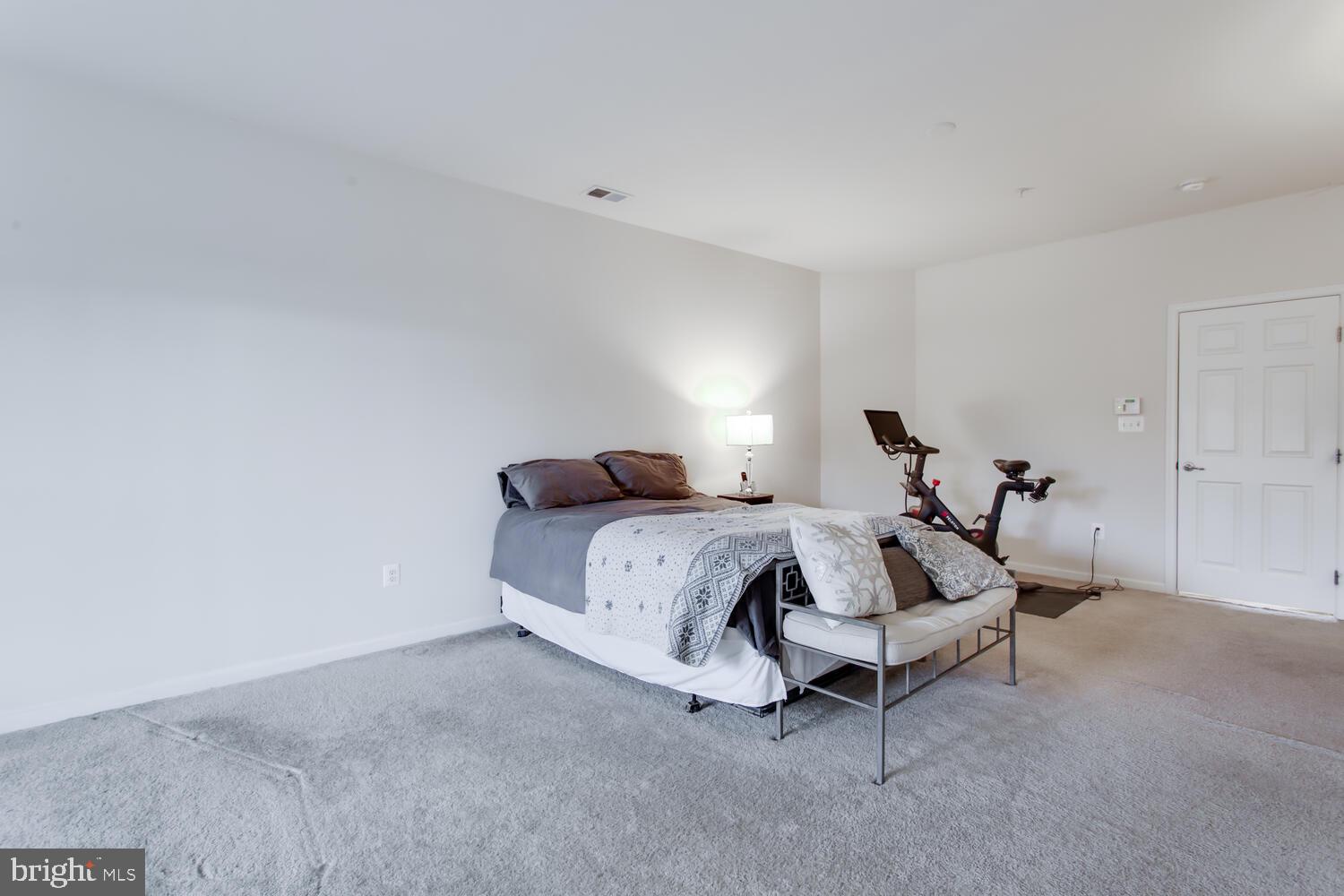 HALL STATION - Residential