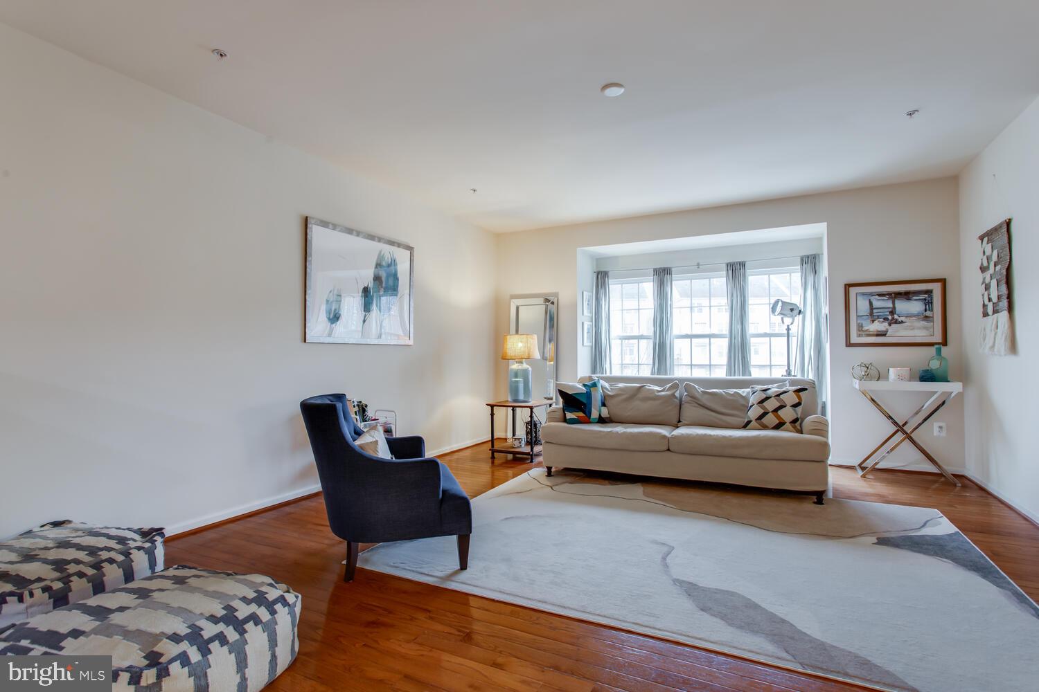 HALL STATION - Residential