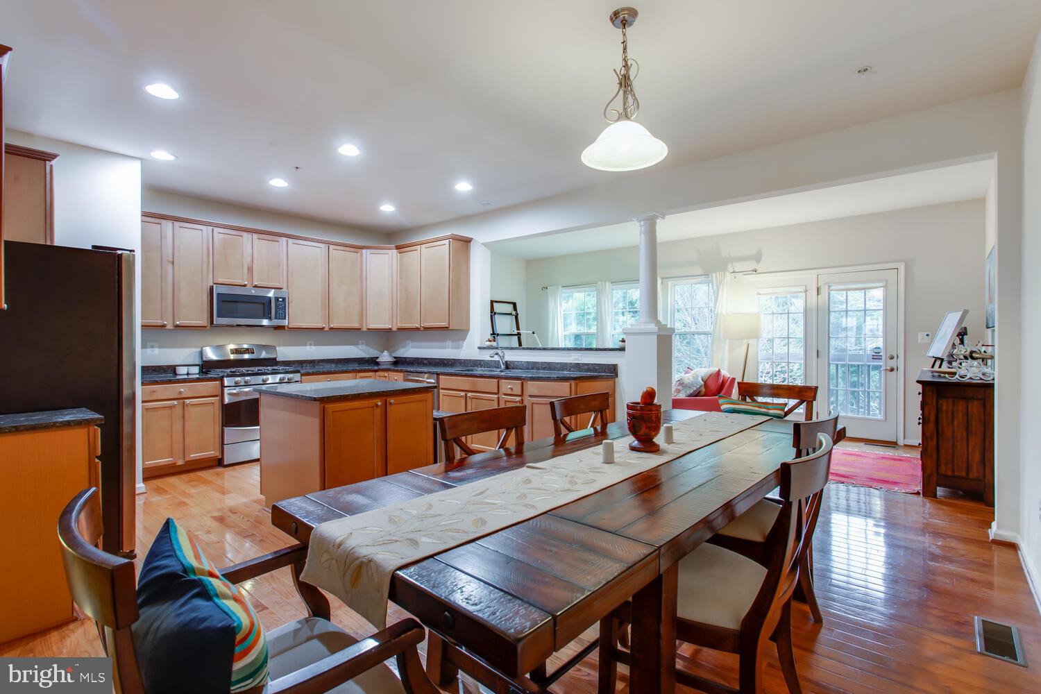 HALL STATION - Residential