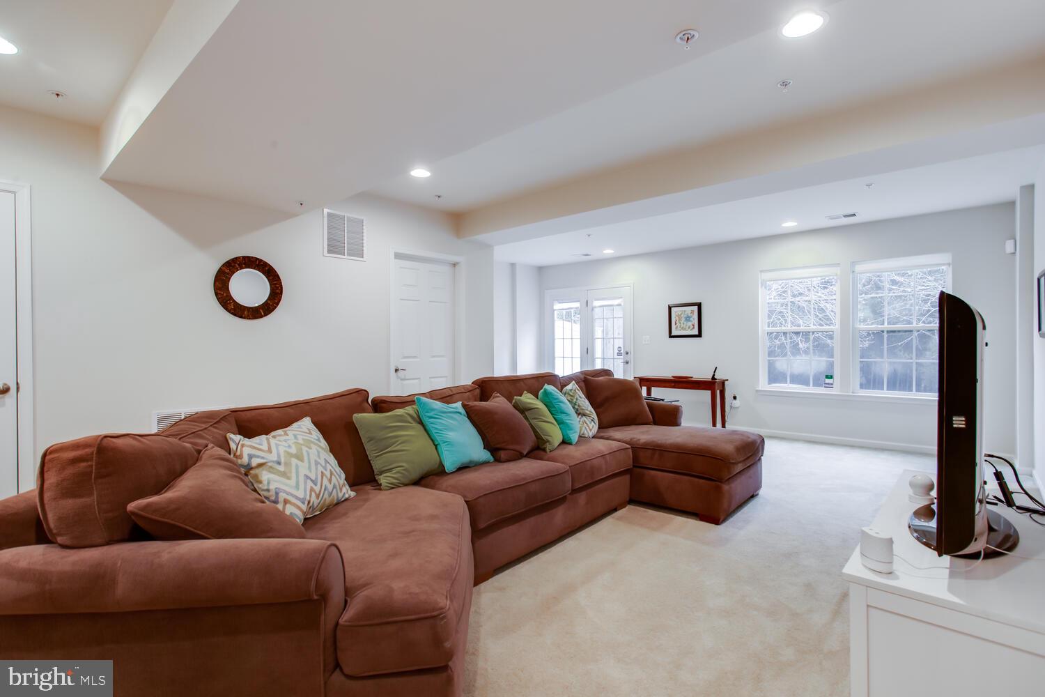 HALL STATION - Residential