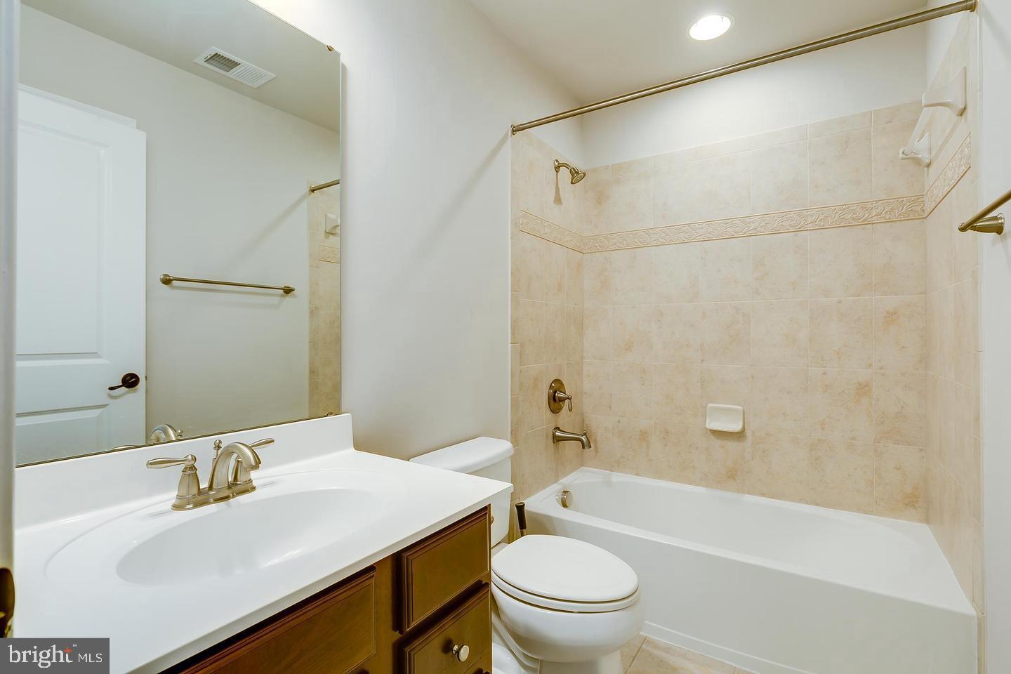 ARCOLA - Residential Lease