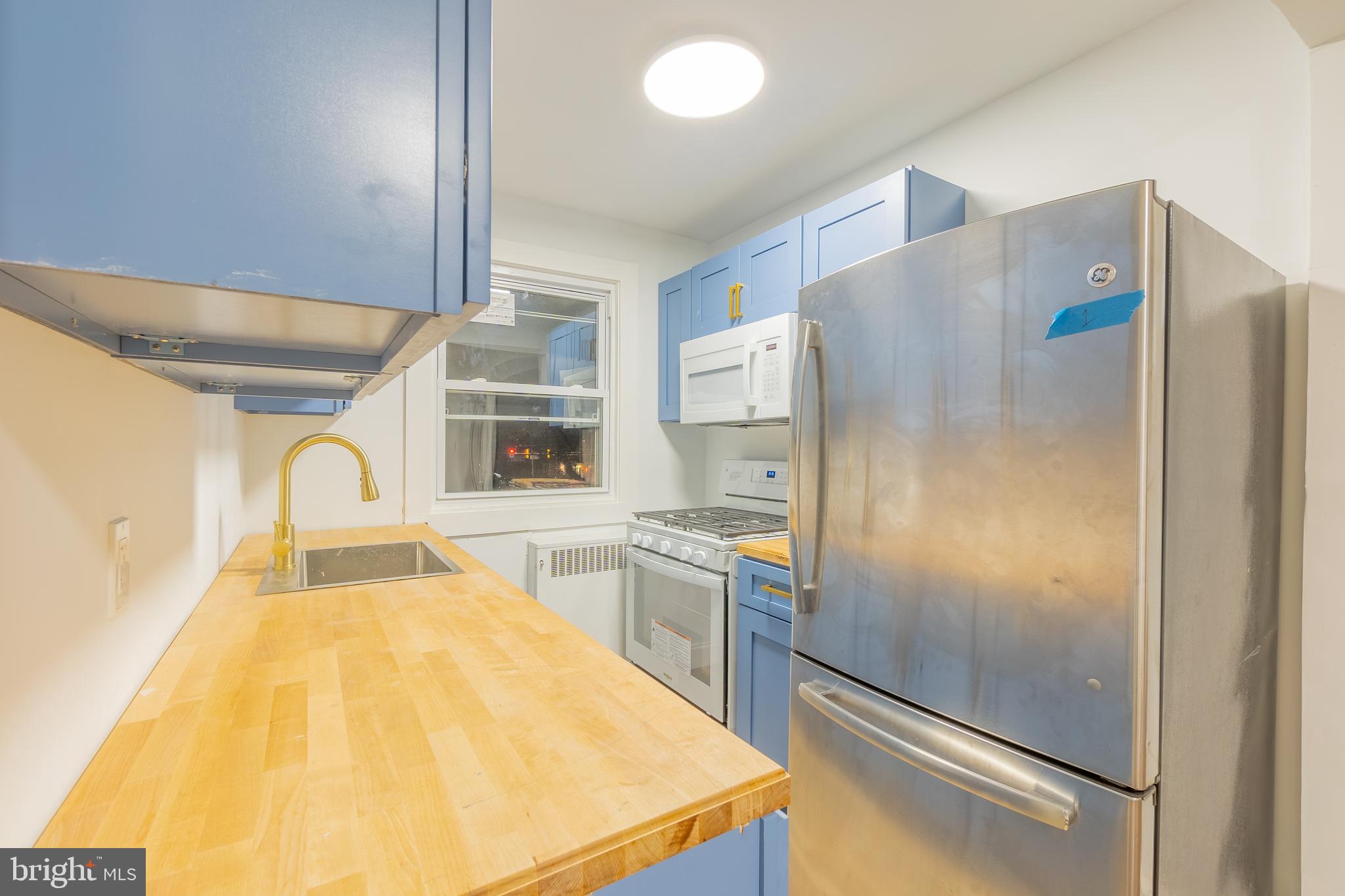 EAST OAK LANE - Residential