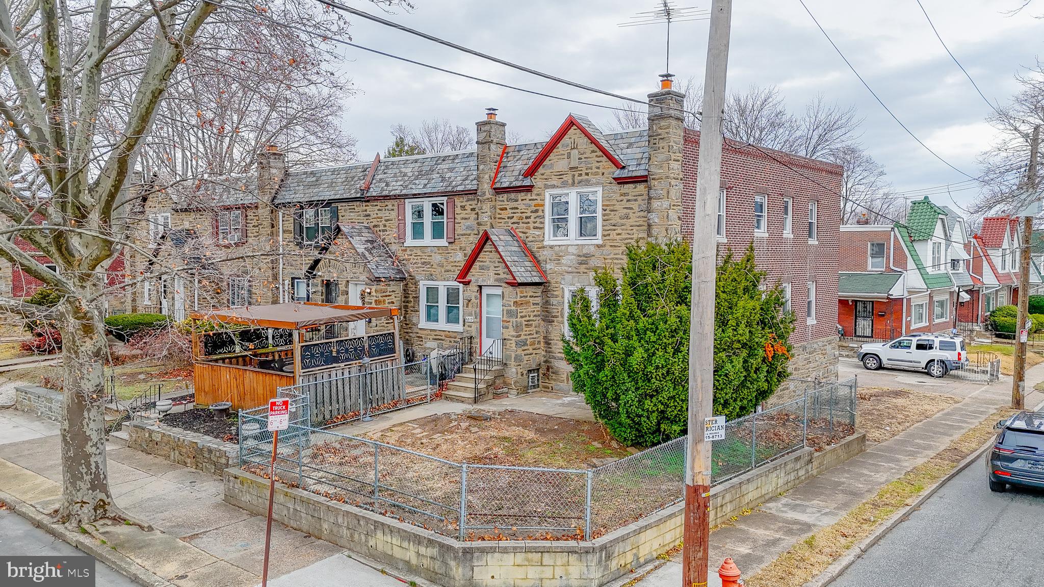 EAST OAK LANE - Residential