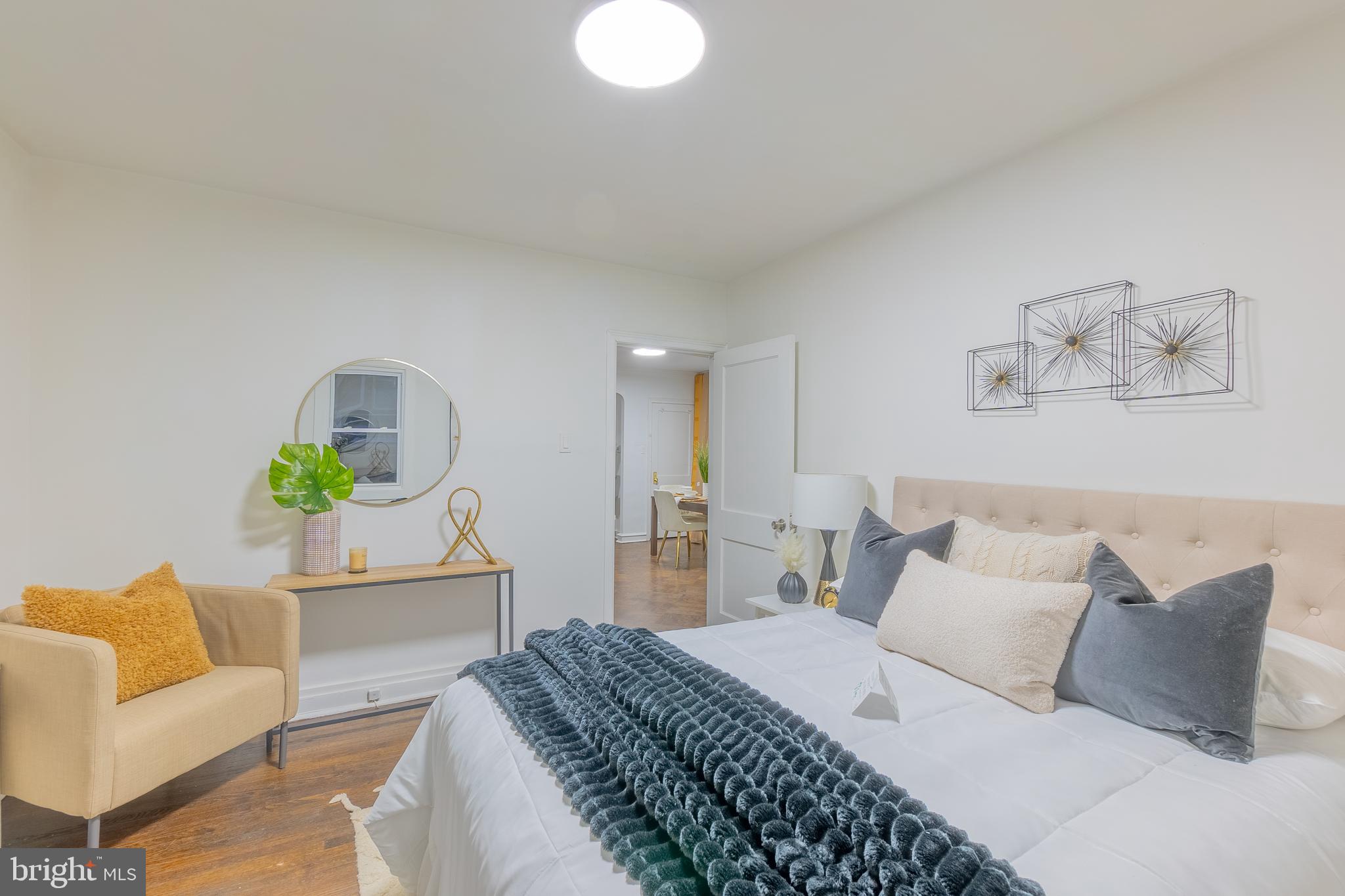 EAST OAK LANE - Residential