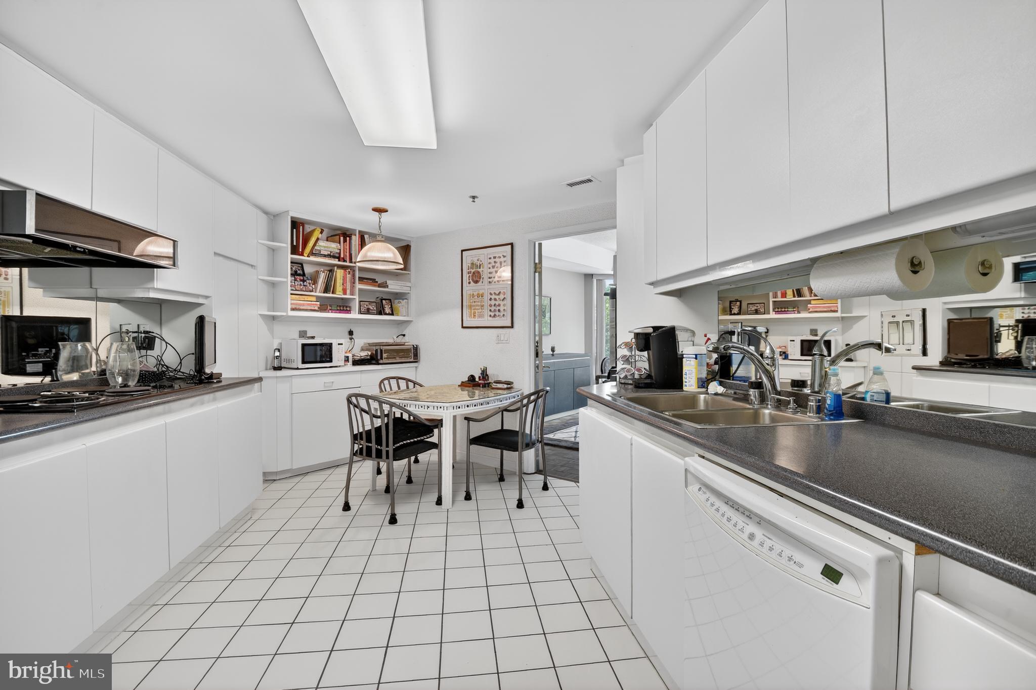 SOMERSET HOUSE - Residential