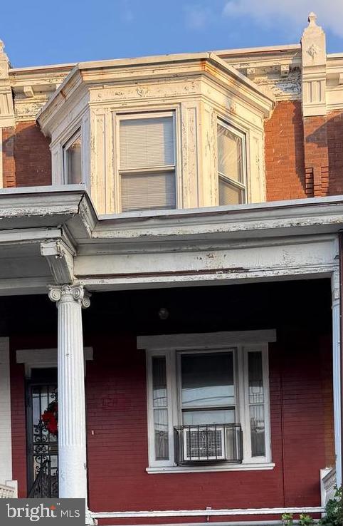 West Philly Dream. Freshly painted and buffed hardwood floors  ready for its  next home. Freshly painted and waiting for you to start your new life. This 3 bedroom 2 full bathroom 1 half bathroom row home comes with a full sized basement waiting for your fresh new ideas, hopes and dreams. This bright full sized block with 2 way traffic is minutes away from University City and very close to public transportation. This is a great looking block and puts you driving distance away from points south and the Baltimore Ave corridor. Call to set up a showing today!!