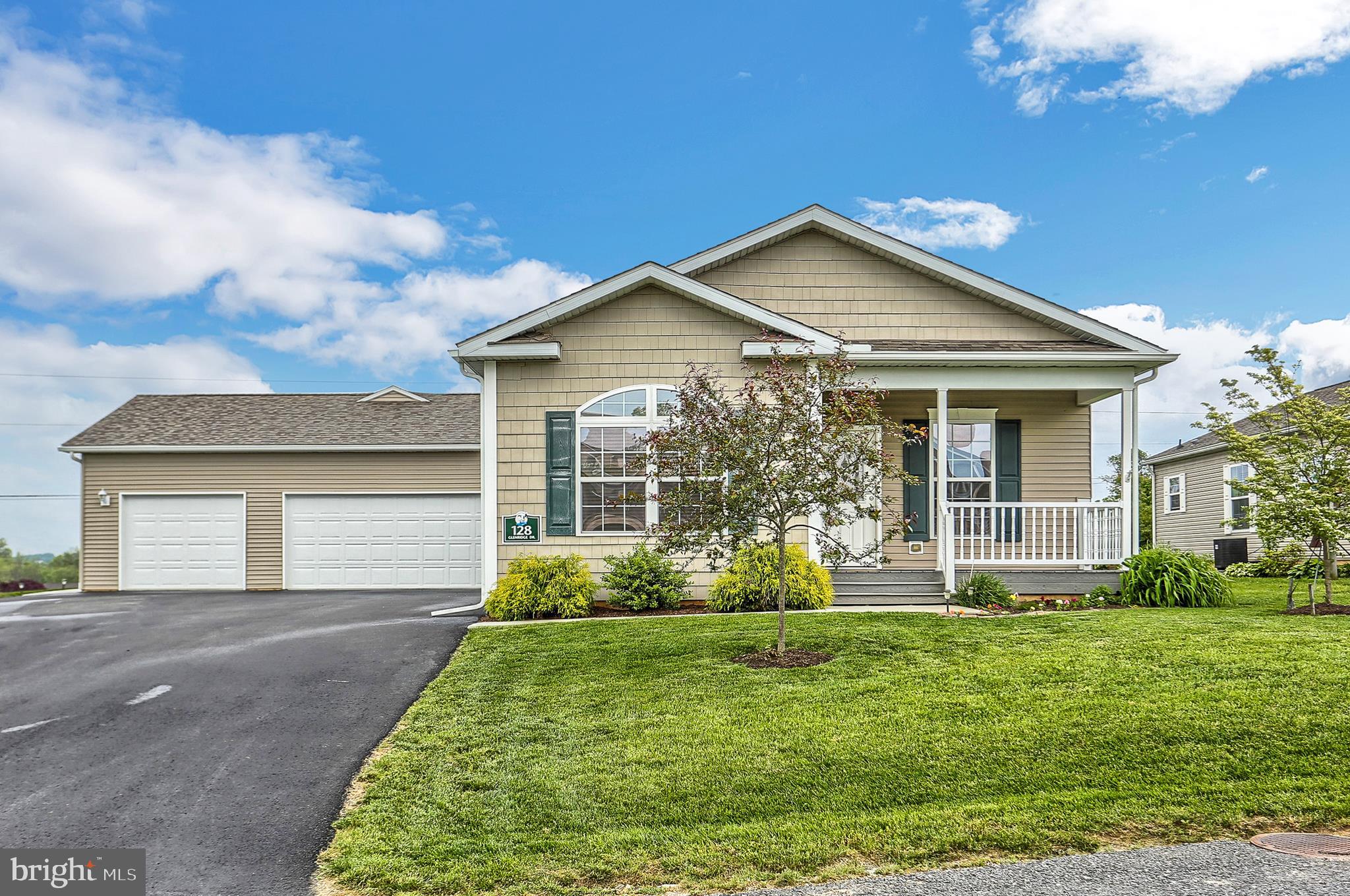 CREEK VIEW 55+ COMMUNITY - Residential