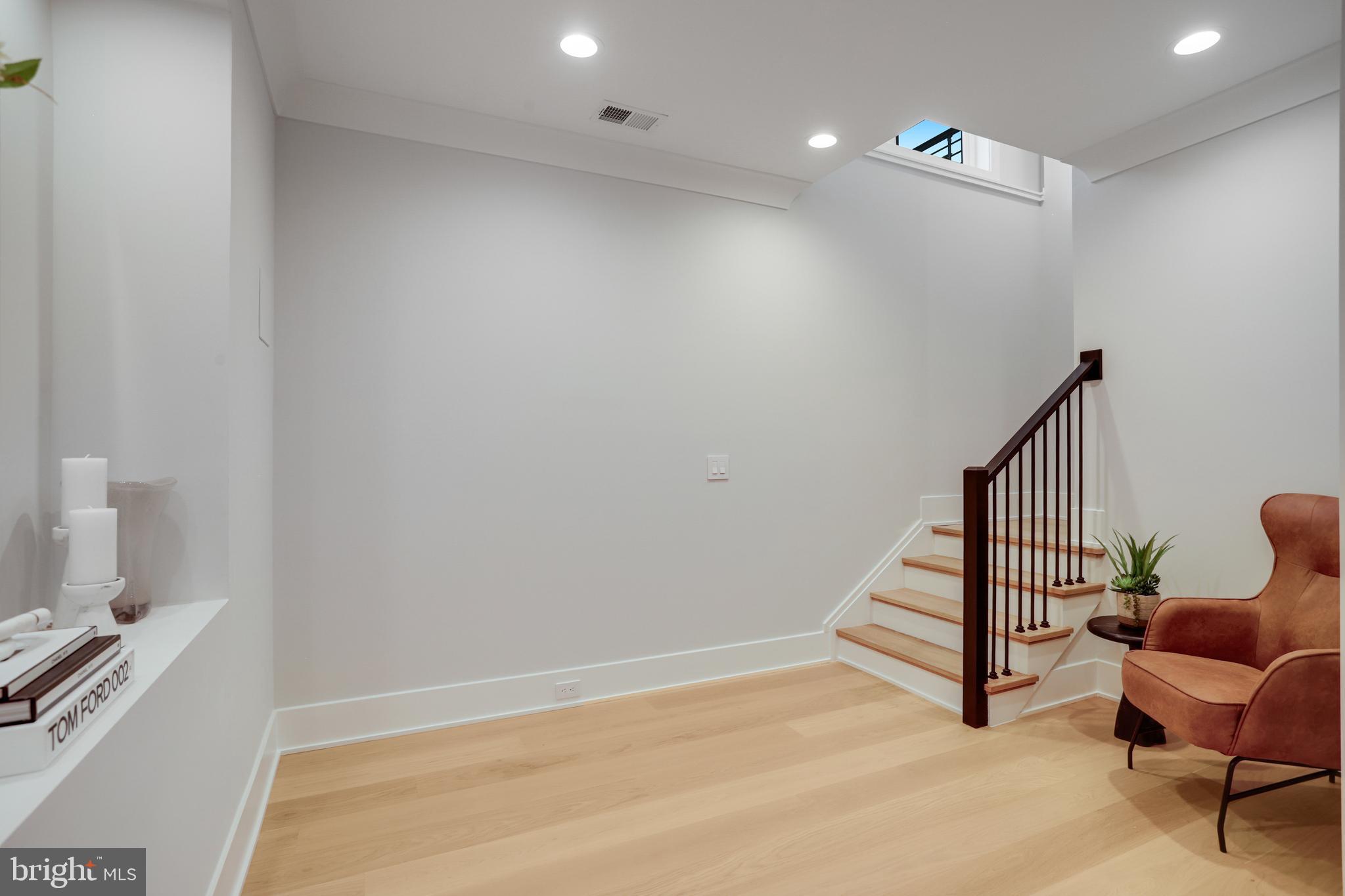 HOLMES RUN ACRES - Residential