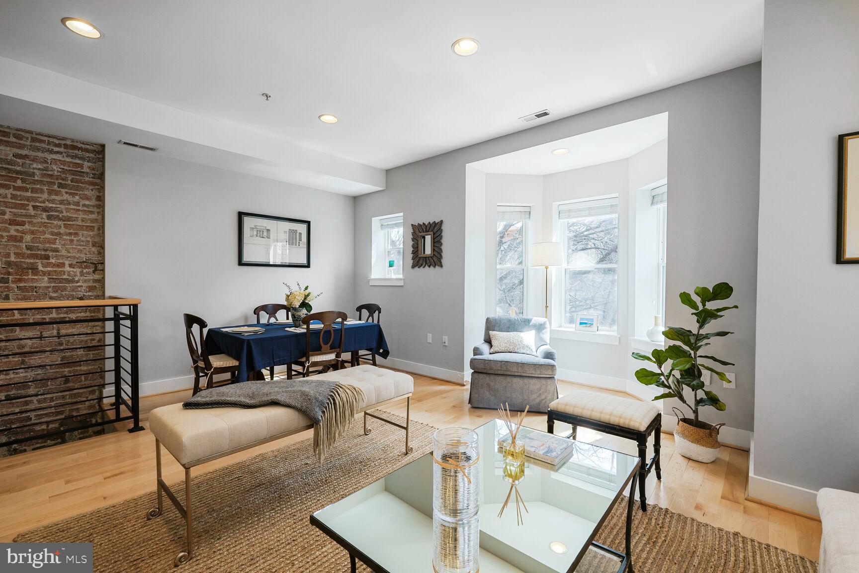 MOUNT PLEASANT - Residential