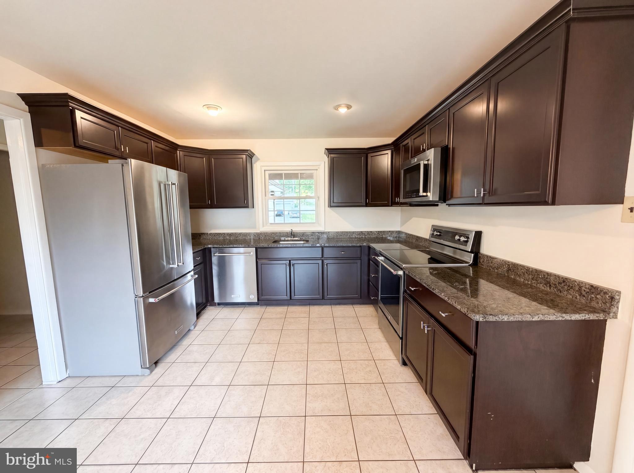 MEADOWBROOK - Residential
